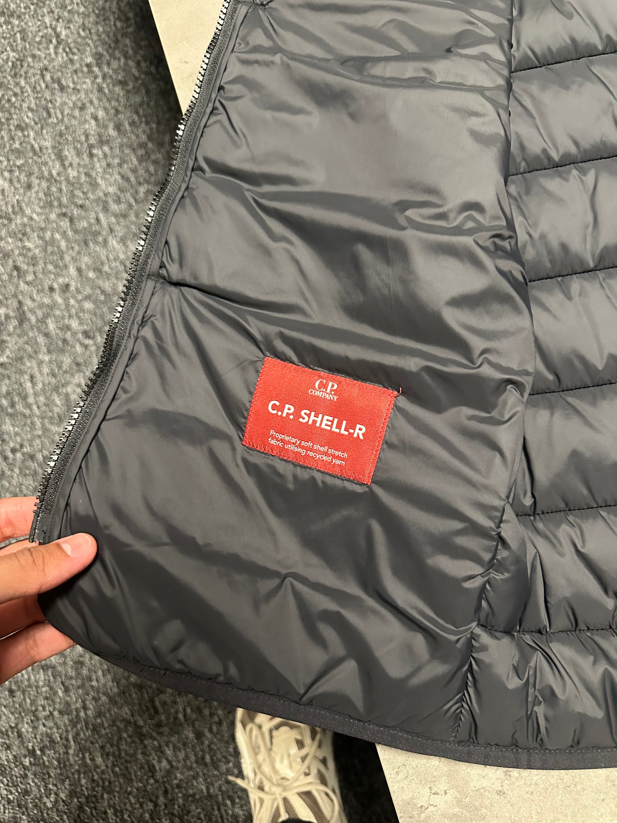 CP Shell - R Mixed Goggle Vest Black RRP £430