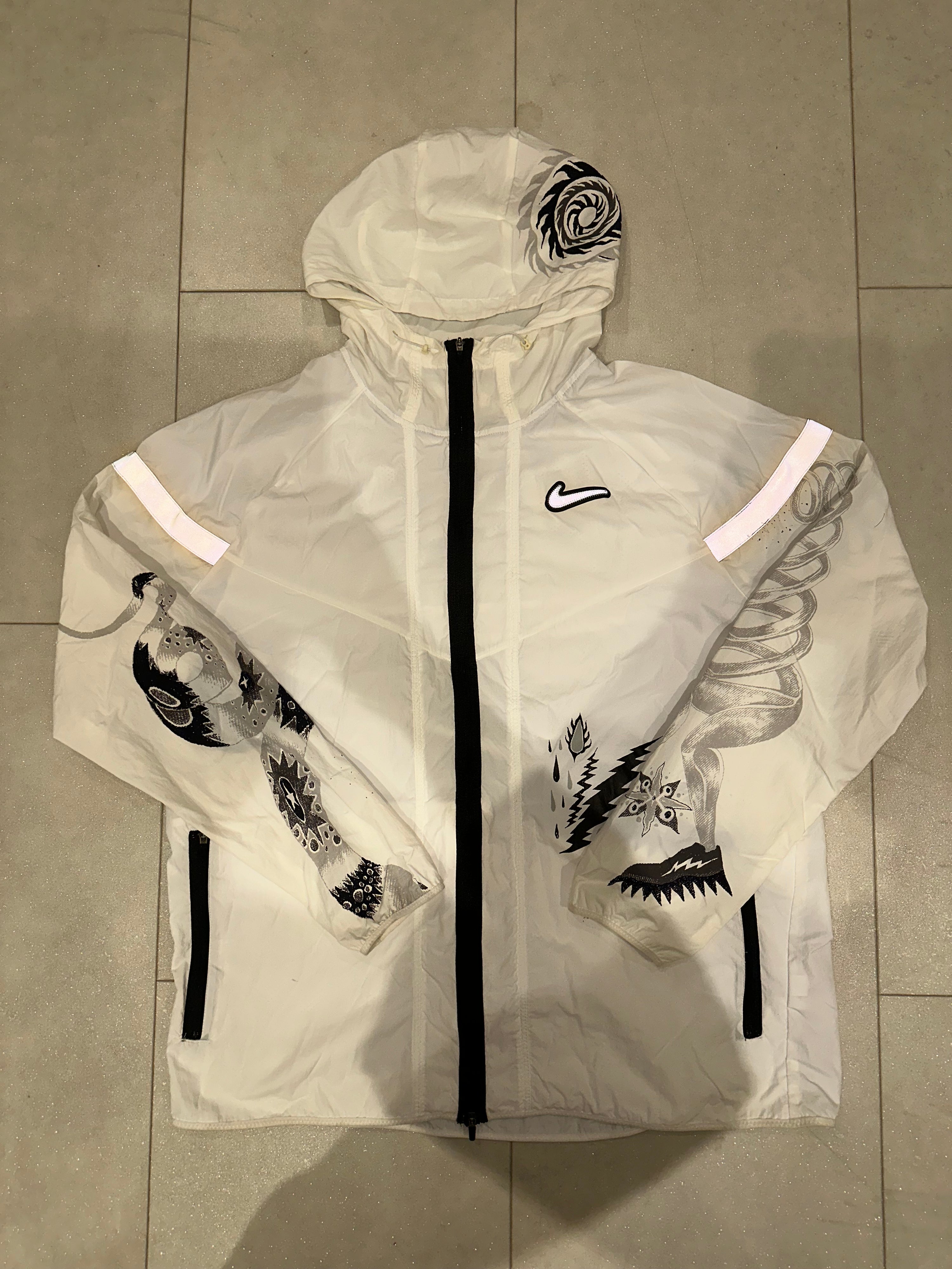 White Dragon Windrunner Fits Large