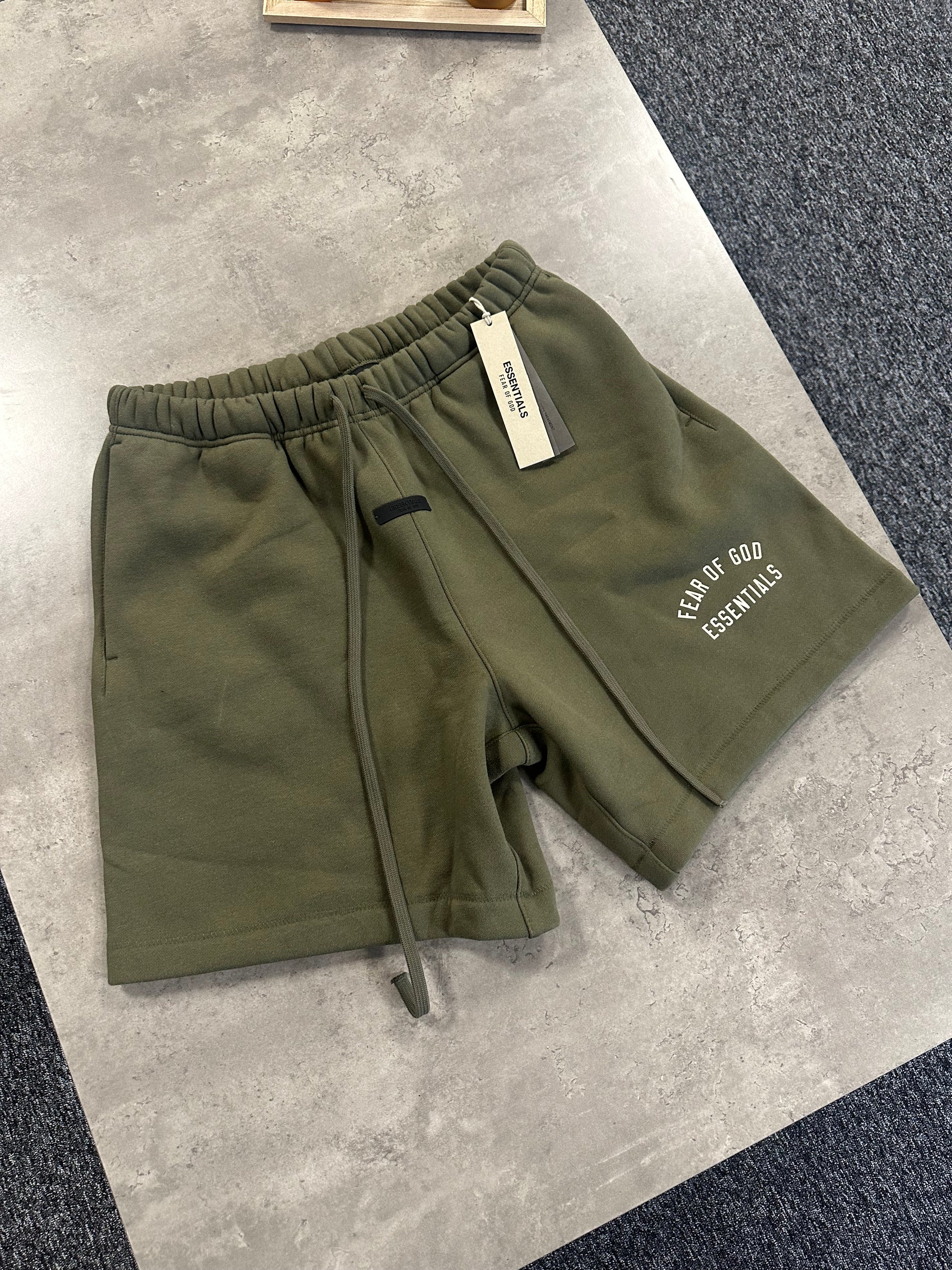 ESSENTIALS Shorts Small
