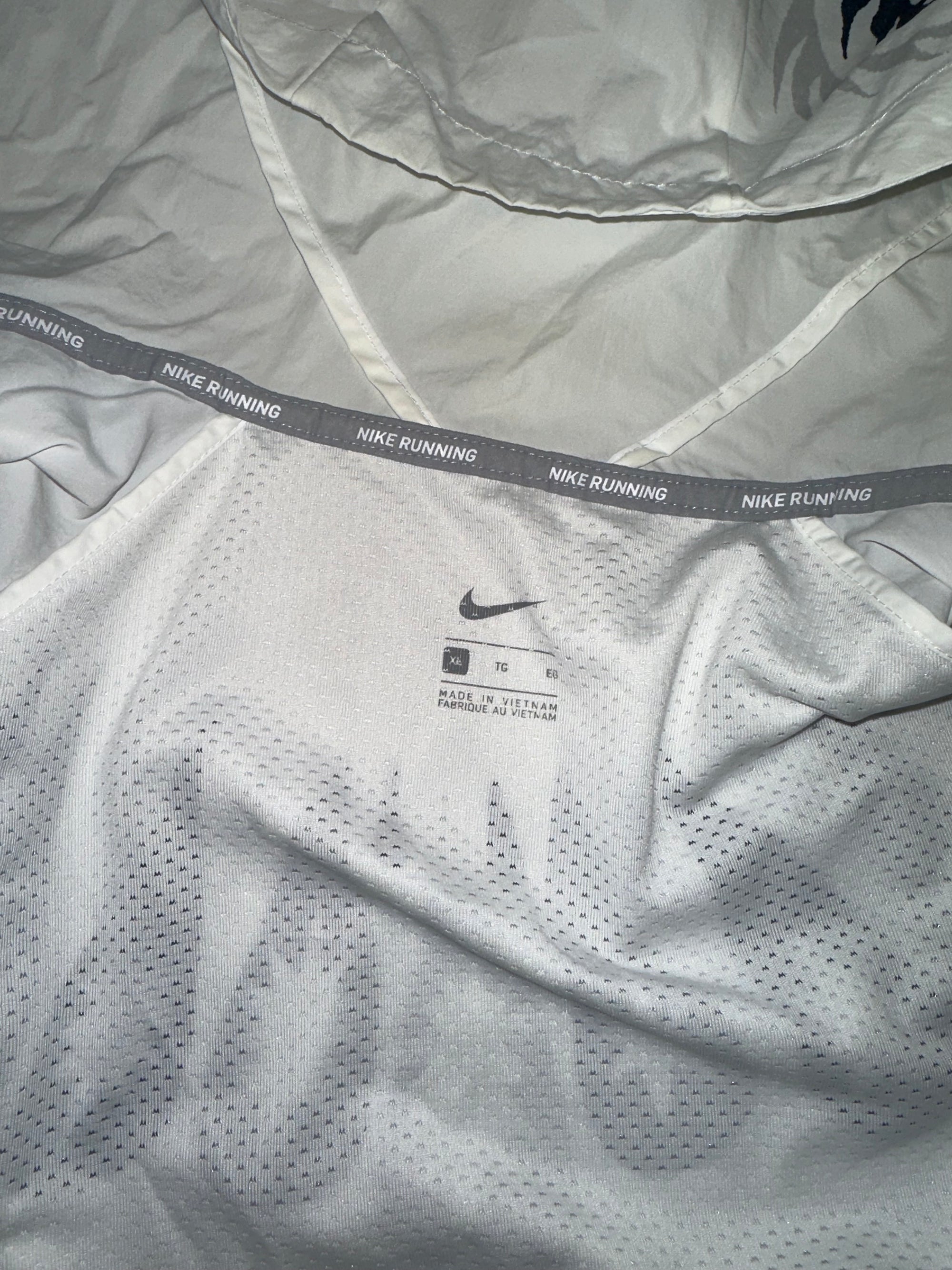 White Dragon Windrunner Fits Large