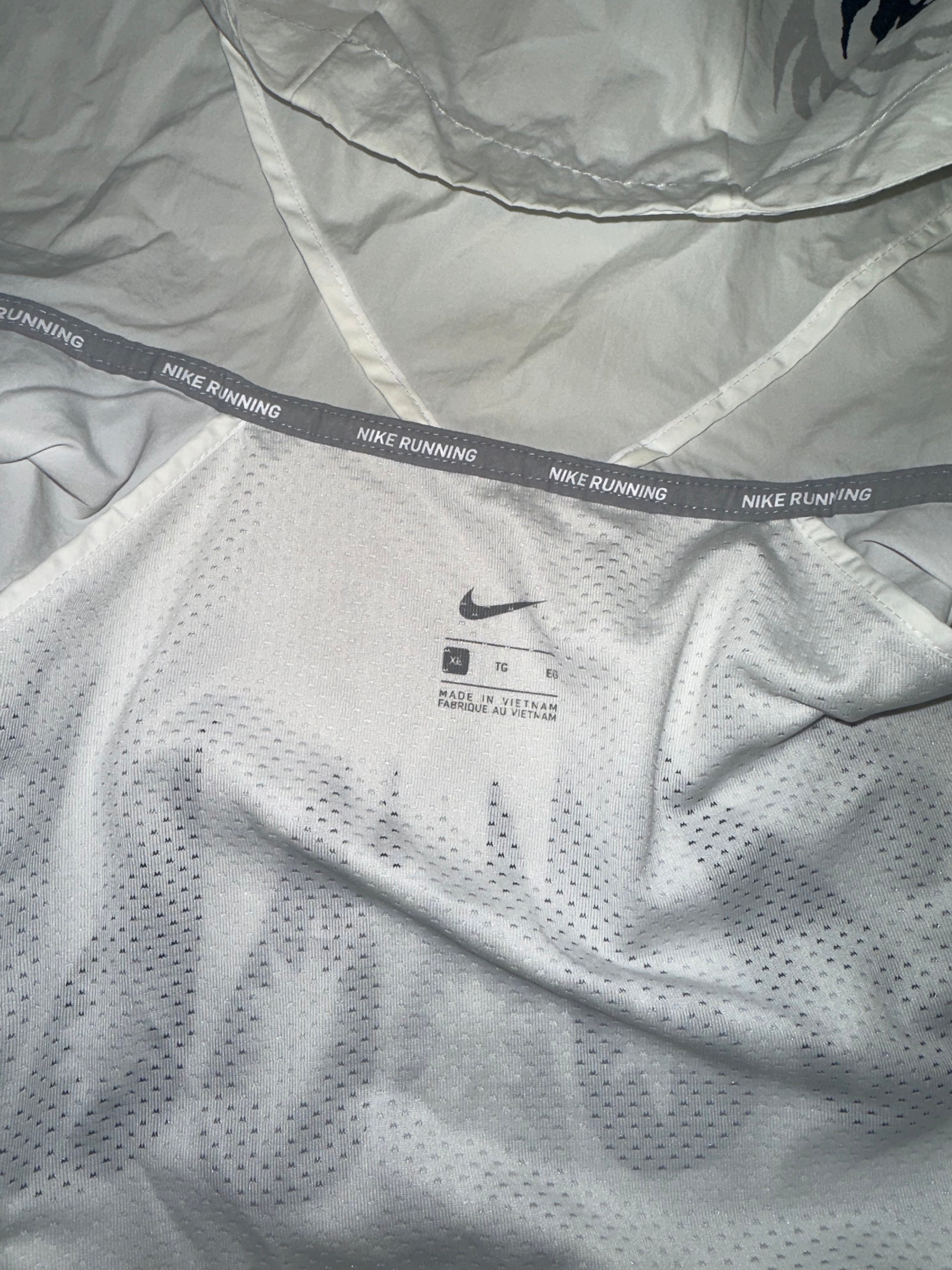 White Dragon Windrunner Fits Large