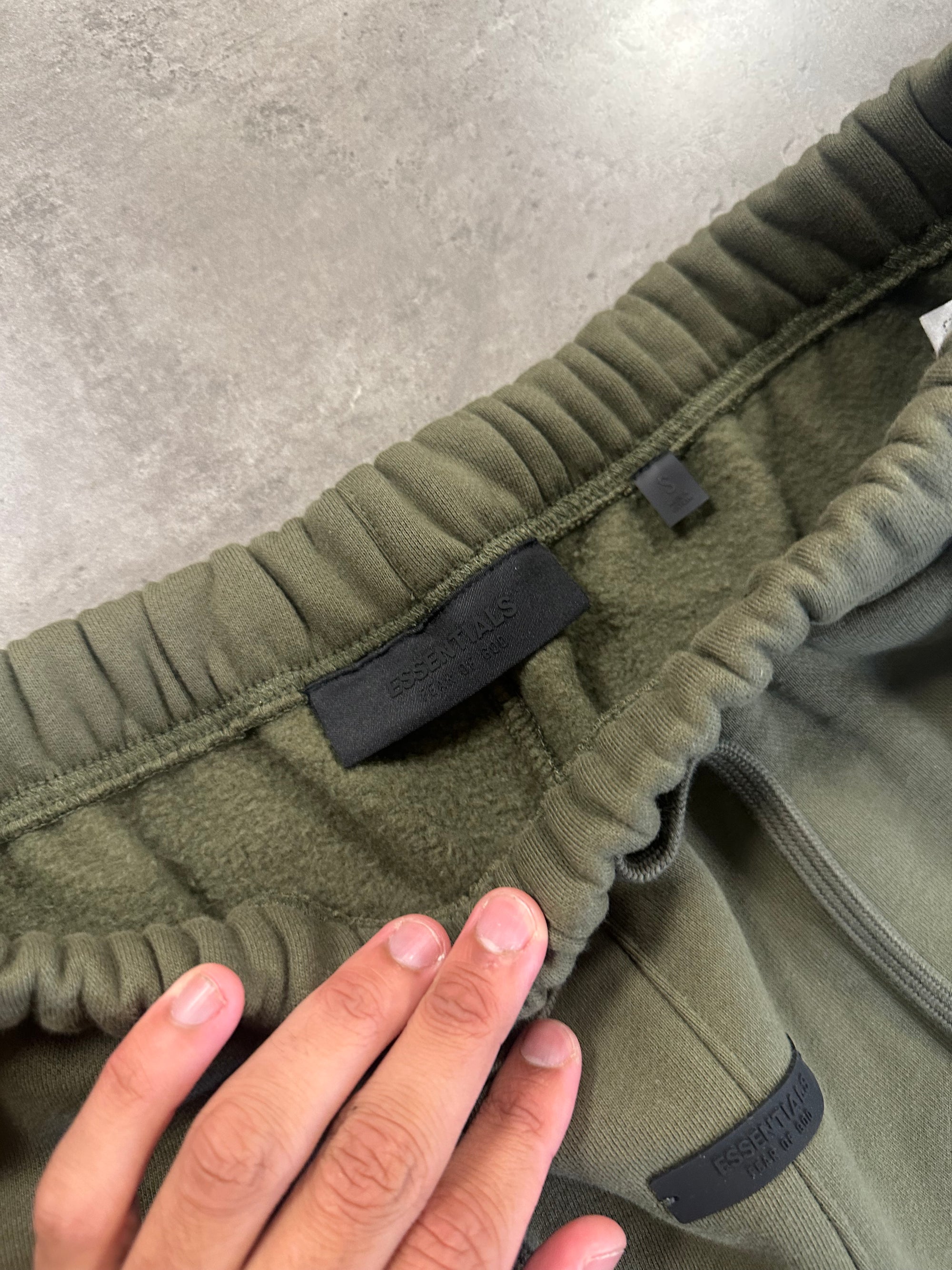 ESSENTIALS Shorts Small