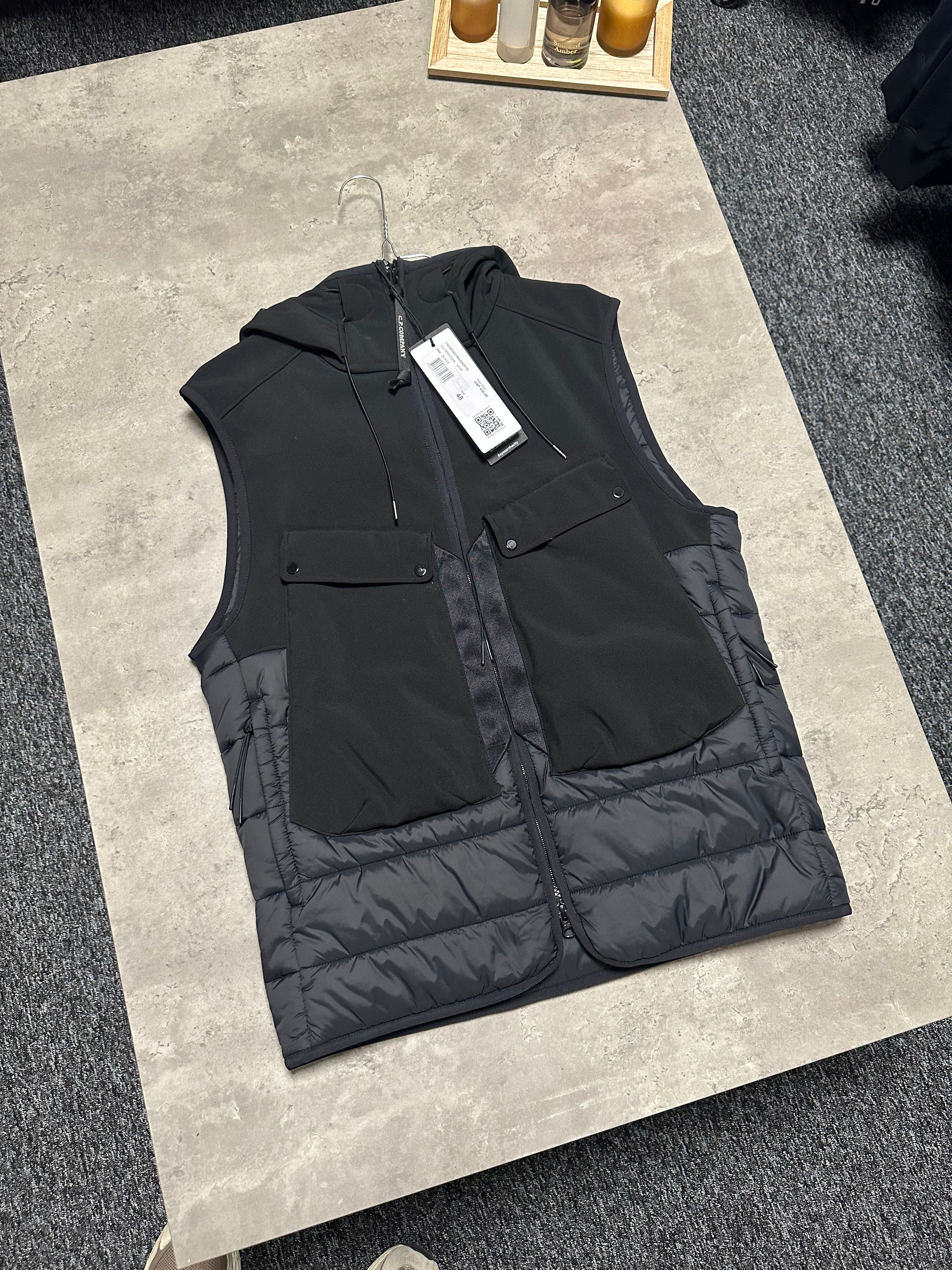CP Shell - R Mixed Goggle Vest Black RRP £430