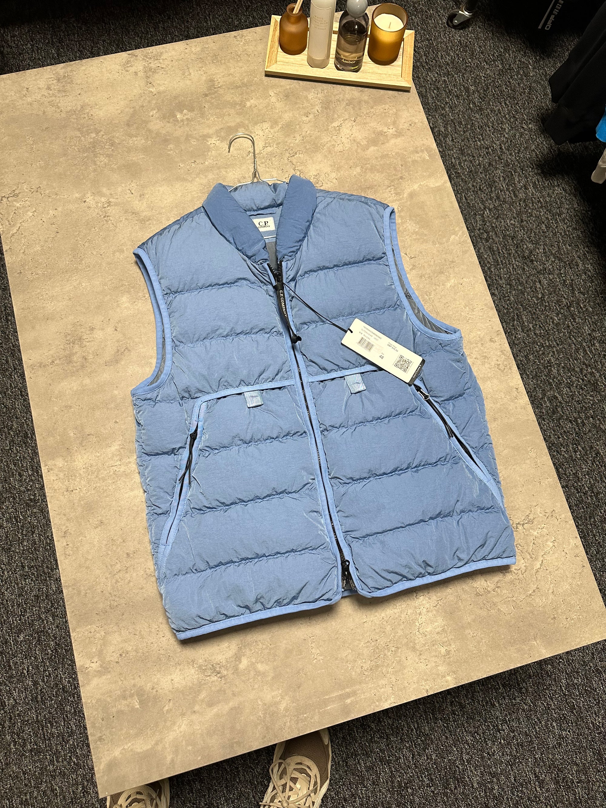 CP COMPANY ECO-CHROME R DOWN VEST RRP £540 MEDIUM