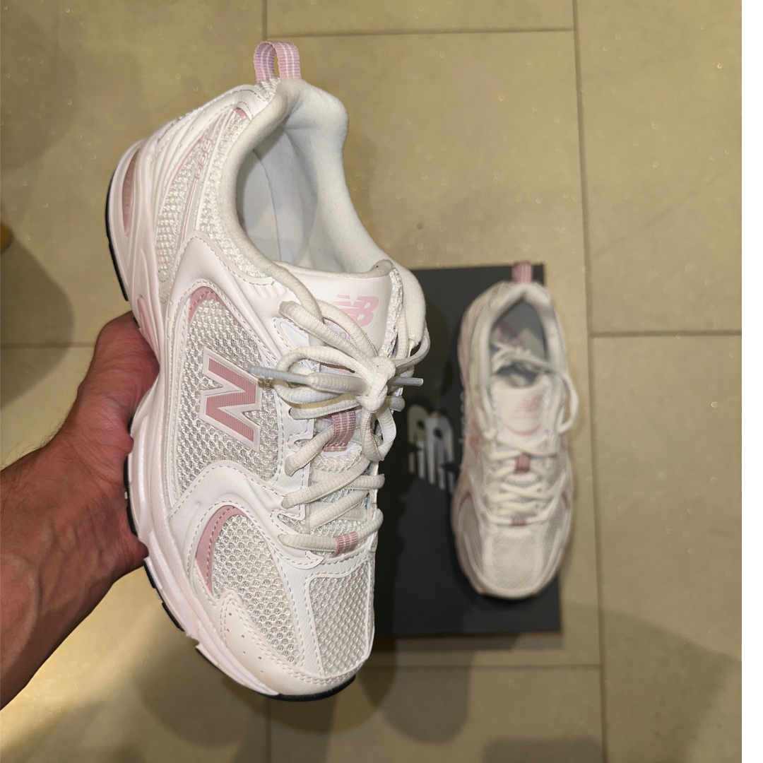 530 White & Pink