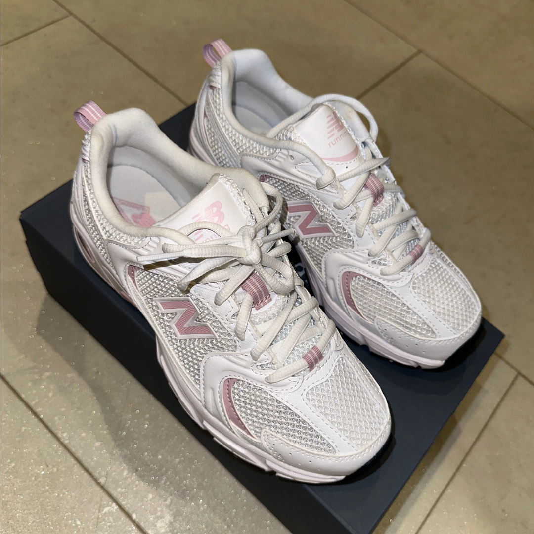 530 White & Pink