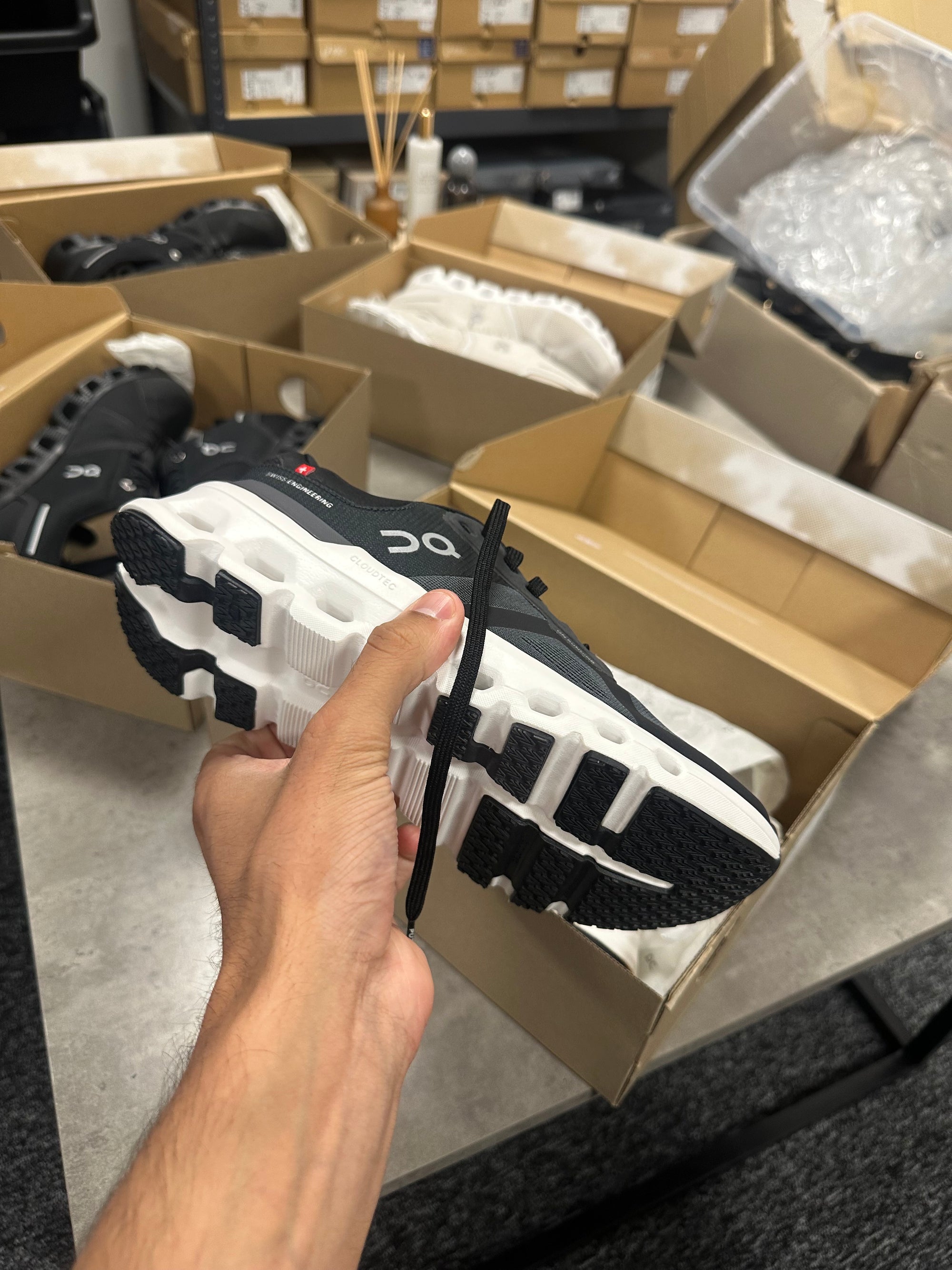 On Cloudrunner 2 Black/Eclipse