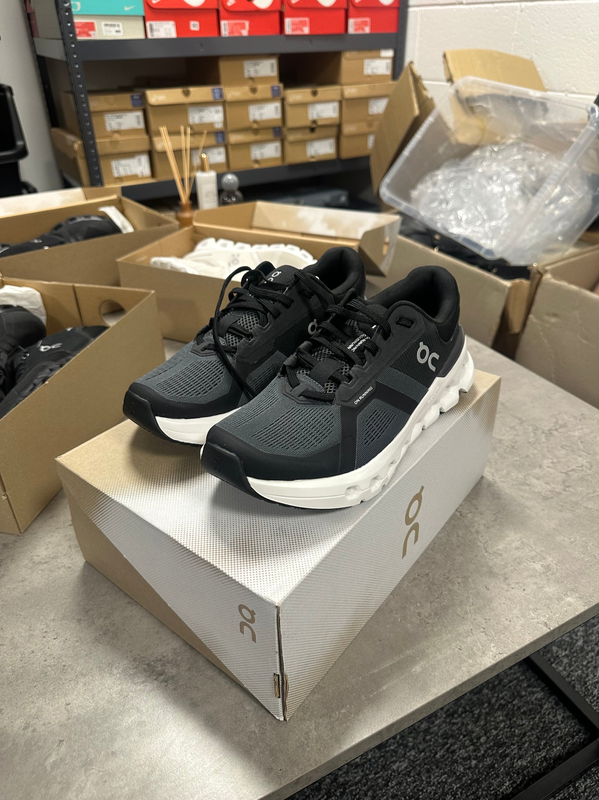 On Cloudrunner 2 Black/Eclipse