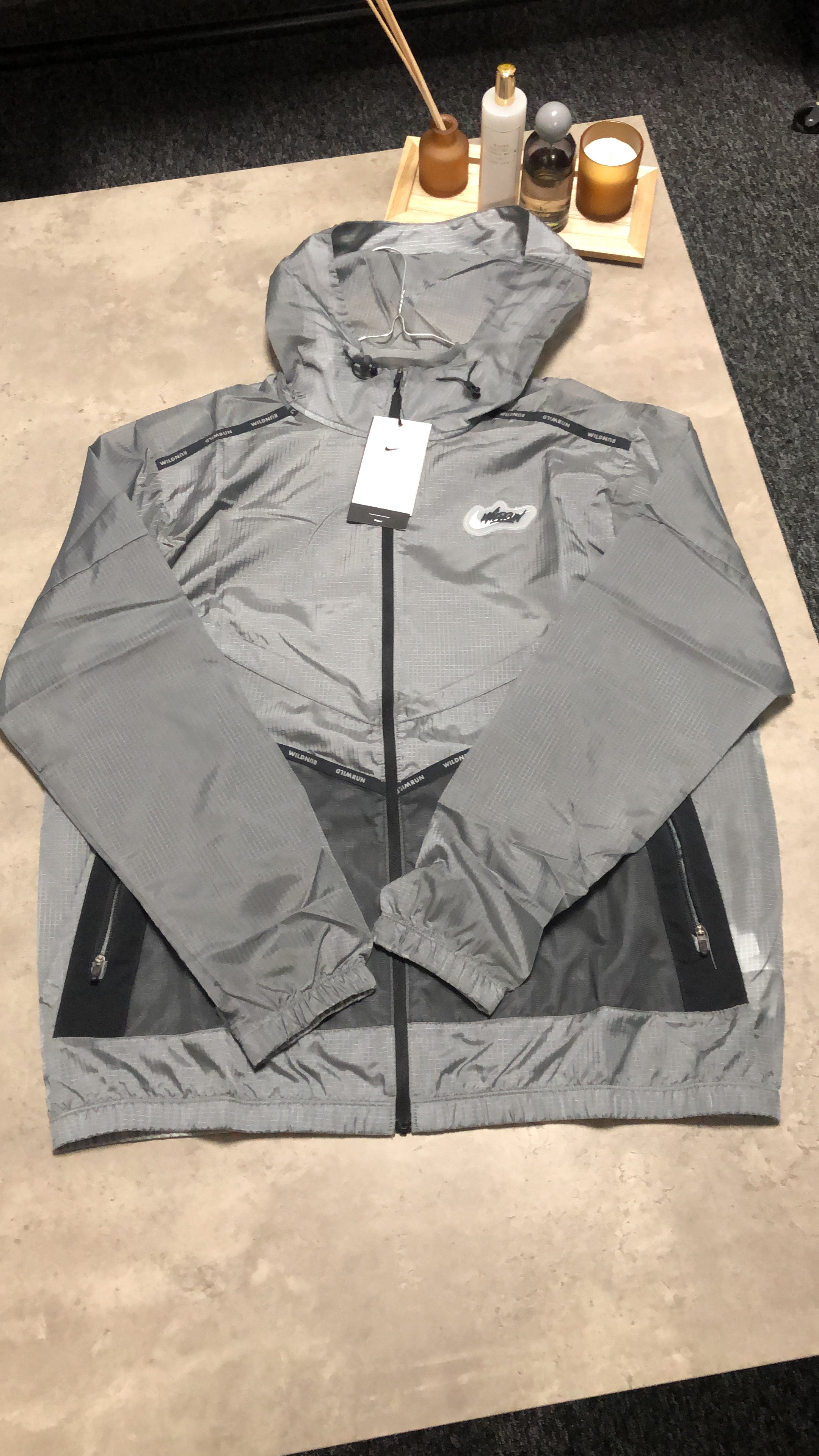 Wildrun Black Windrunner Asia