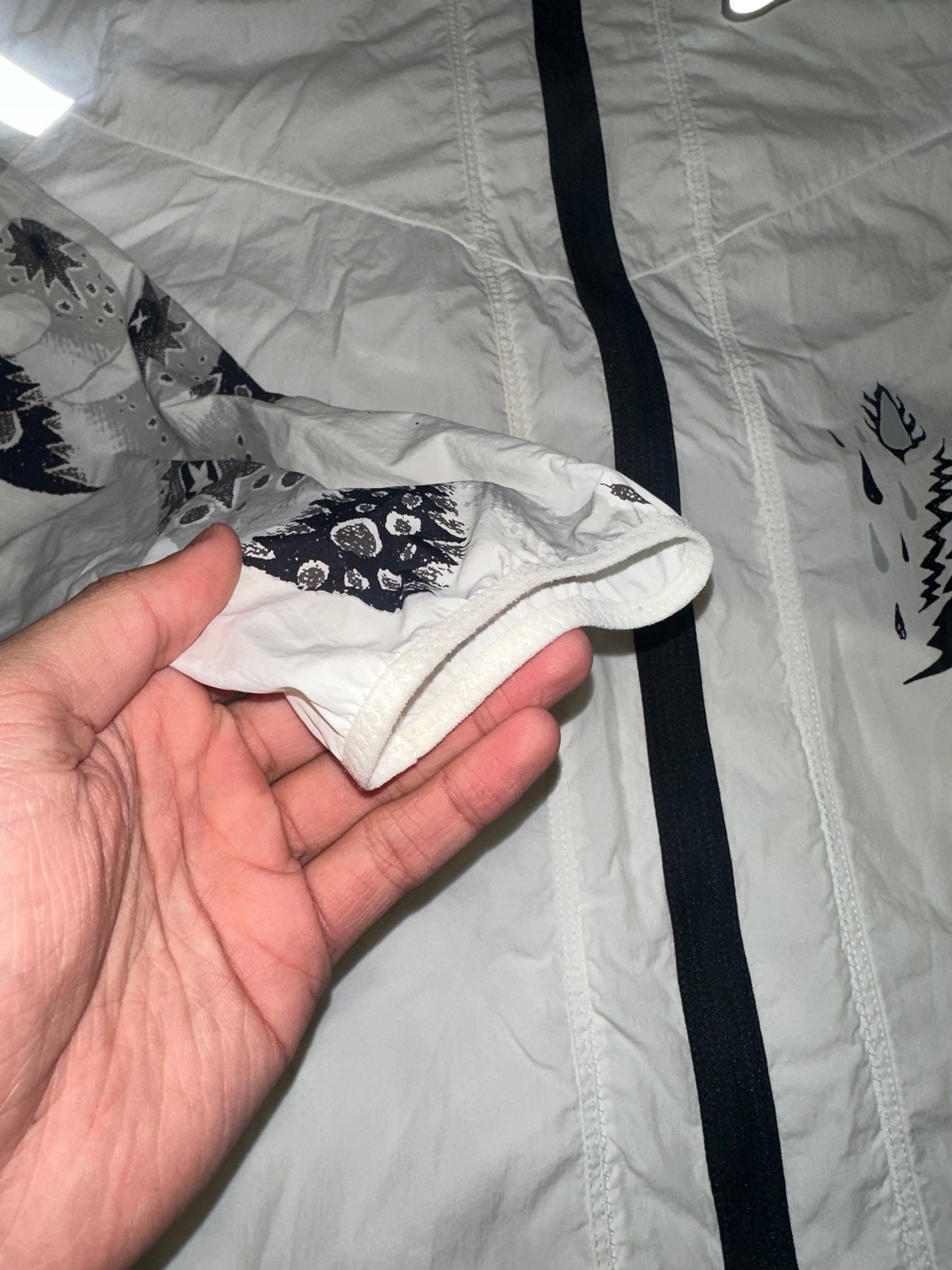 White Dragon Windrunner Fits Large