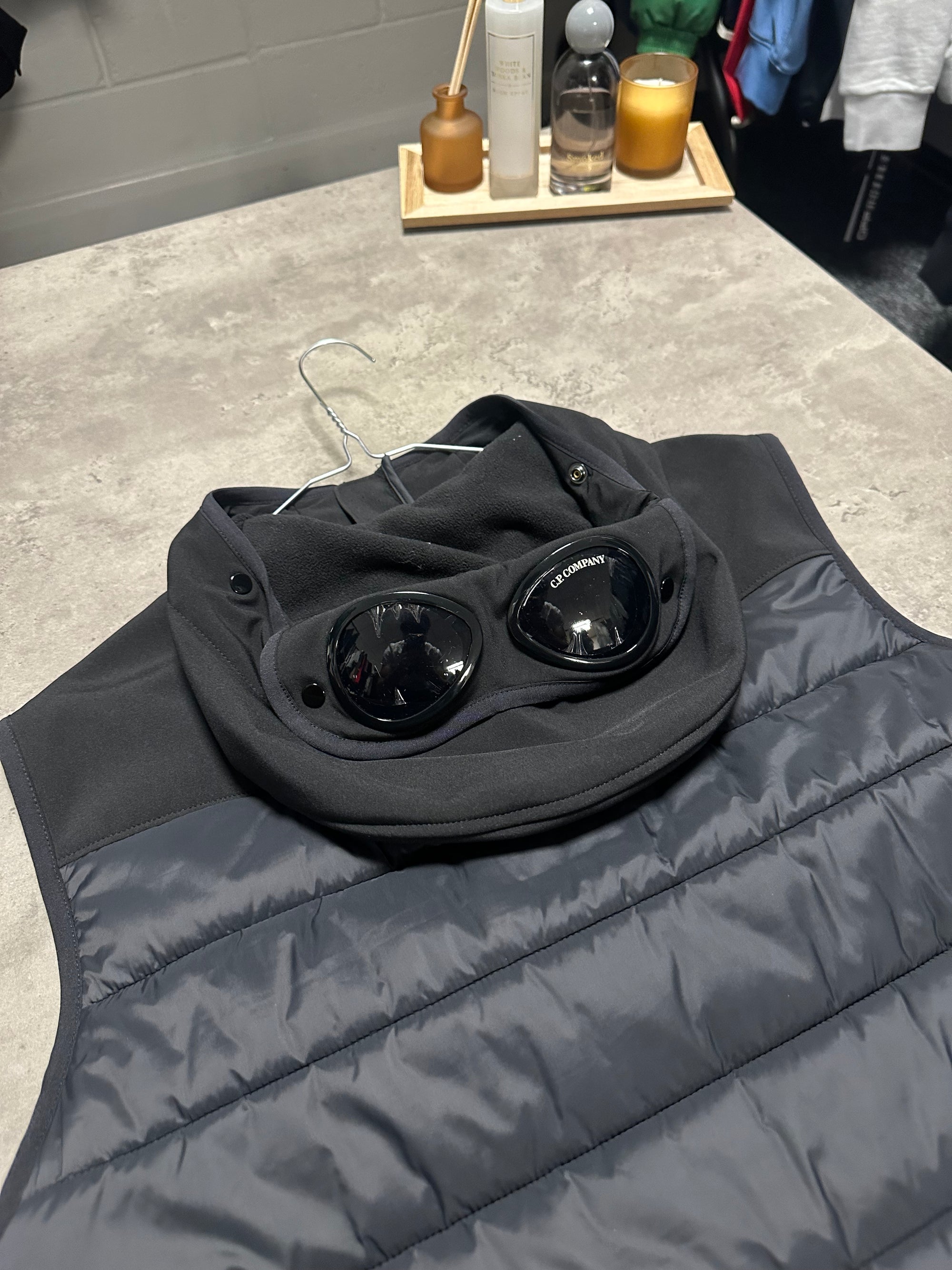 CP Shell - R Mixed Goggle Vest Black RRP £430