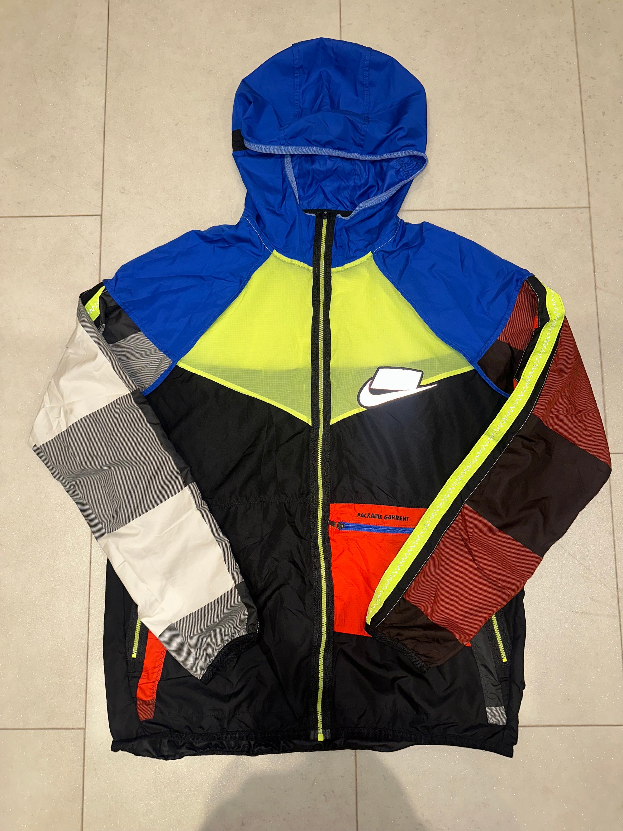 Meekz Windrunner Size Medium Fits Small