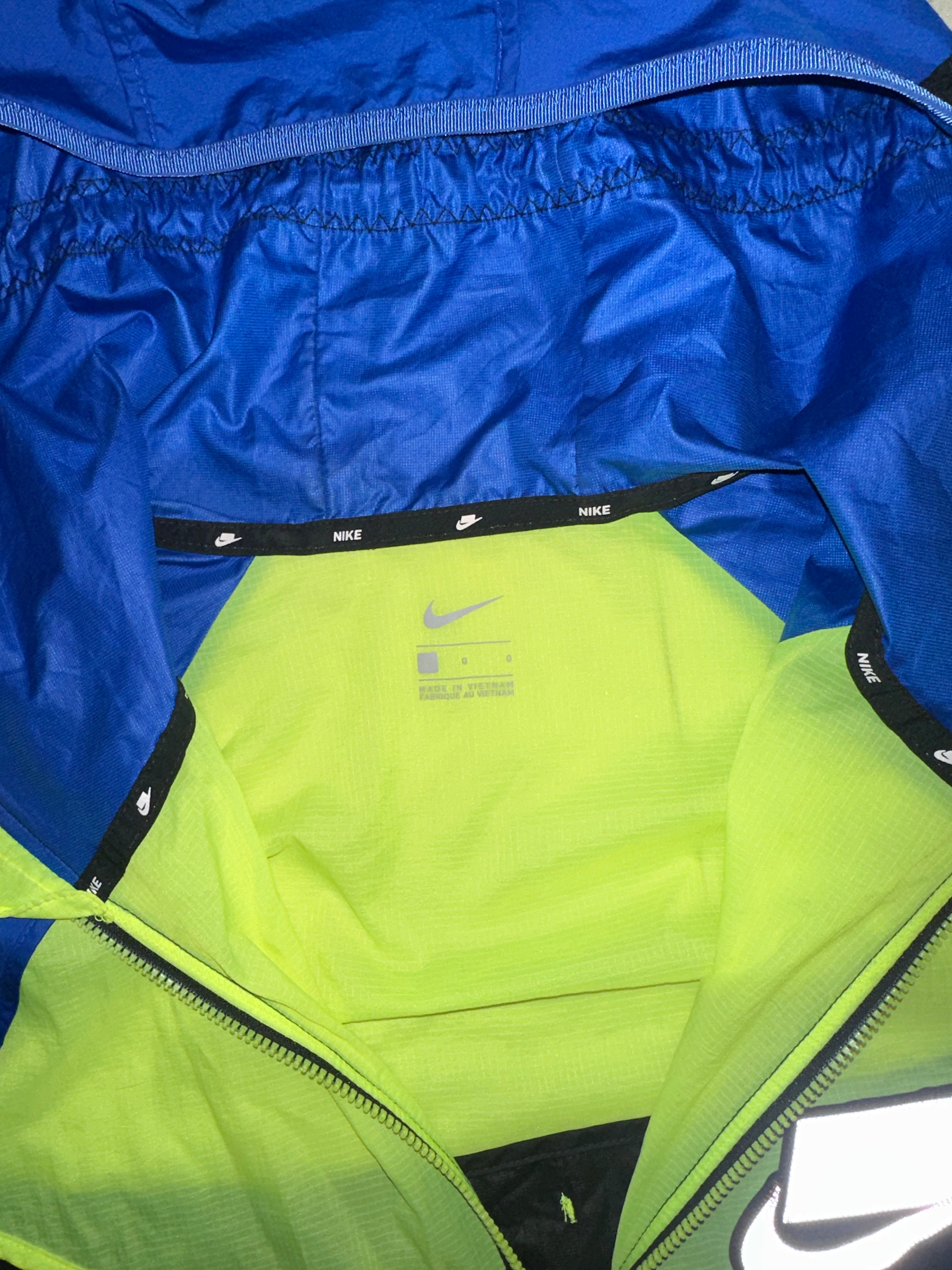 Meekz Windrunner Size Large Fits Medium Jacket