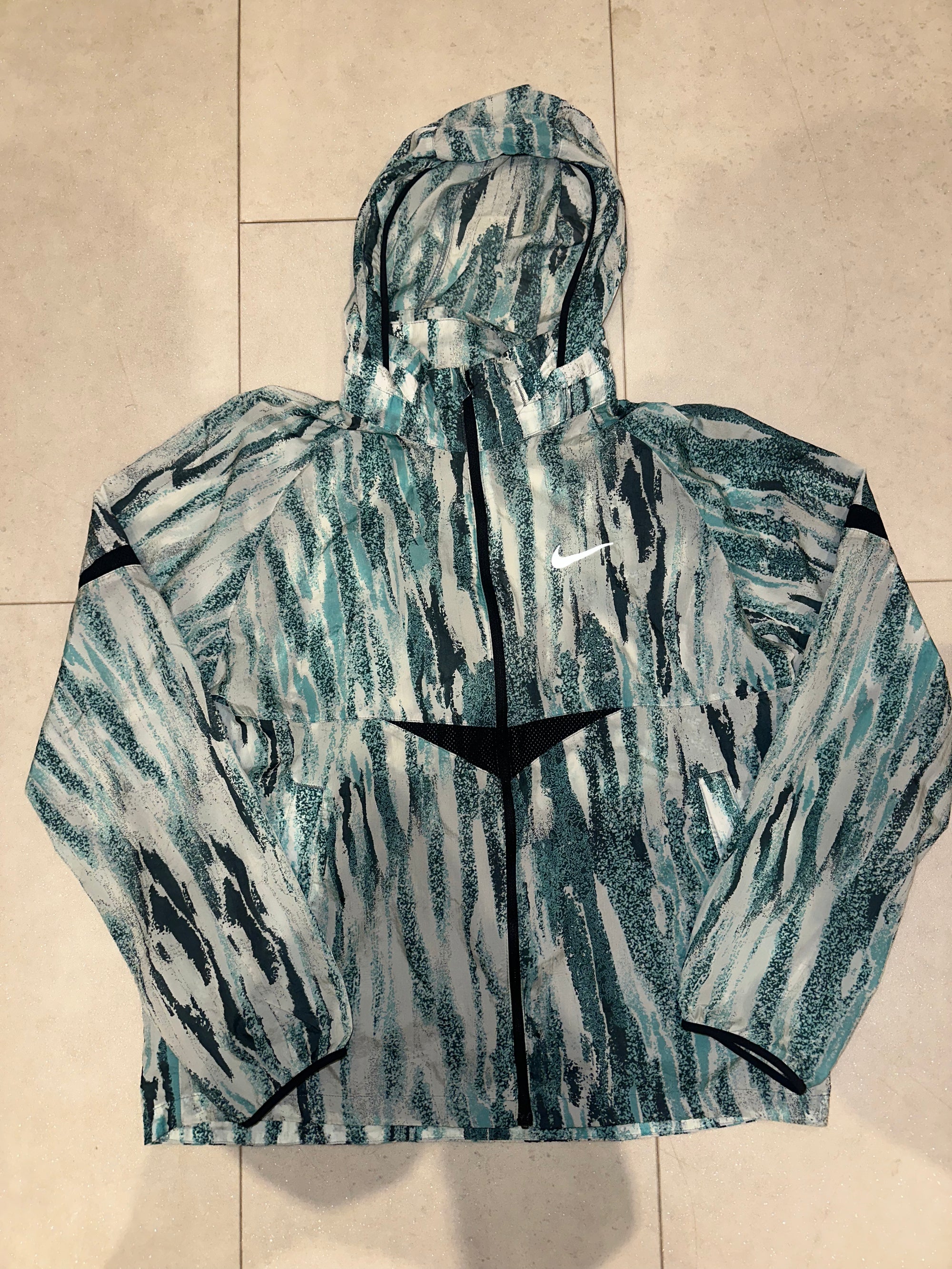 Nike Wildrun Hooded Teal Exclusive Windrunner Jacket Large Fits Medium