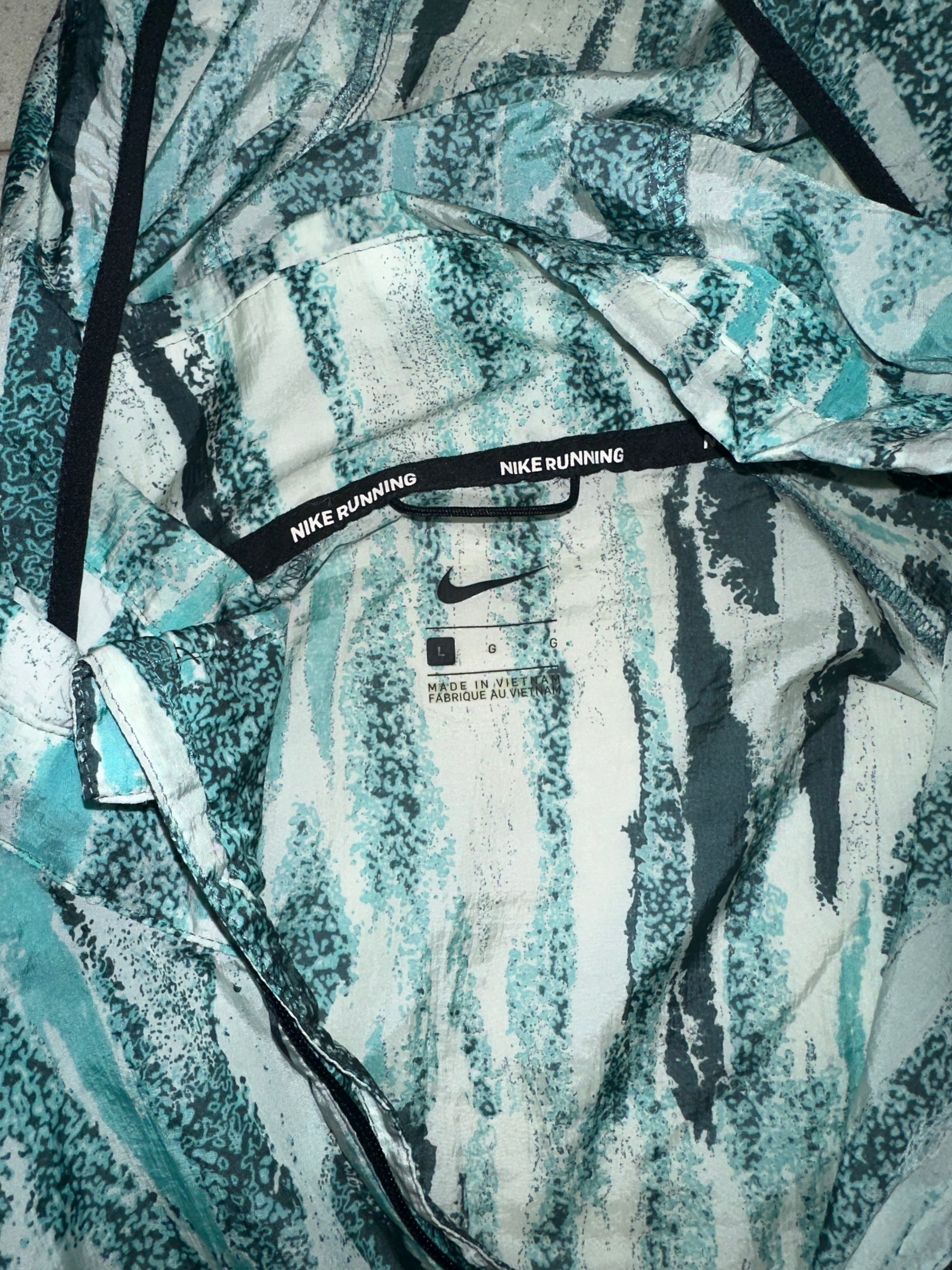 Nike Wildrun Hooded Teal Exclusive Windrunner Jacket Large Fits Medium