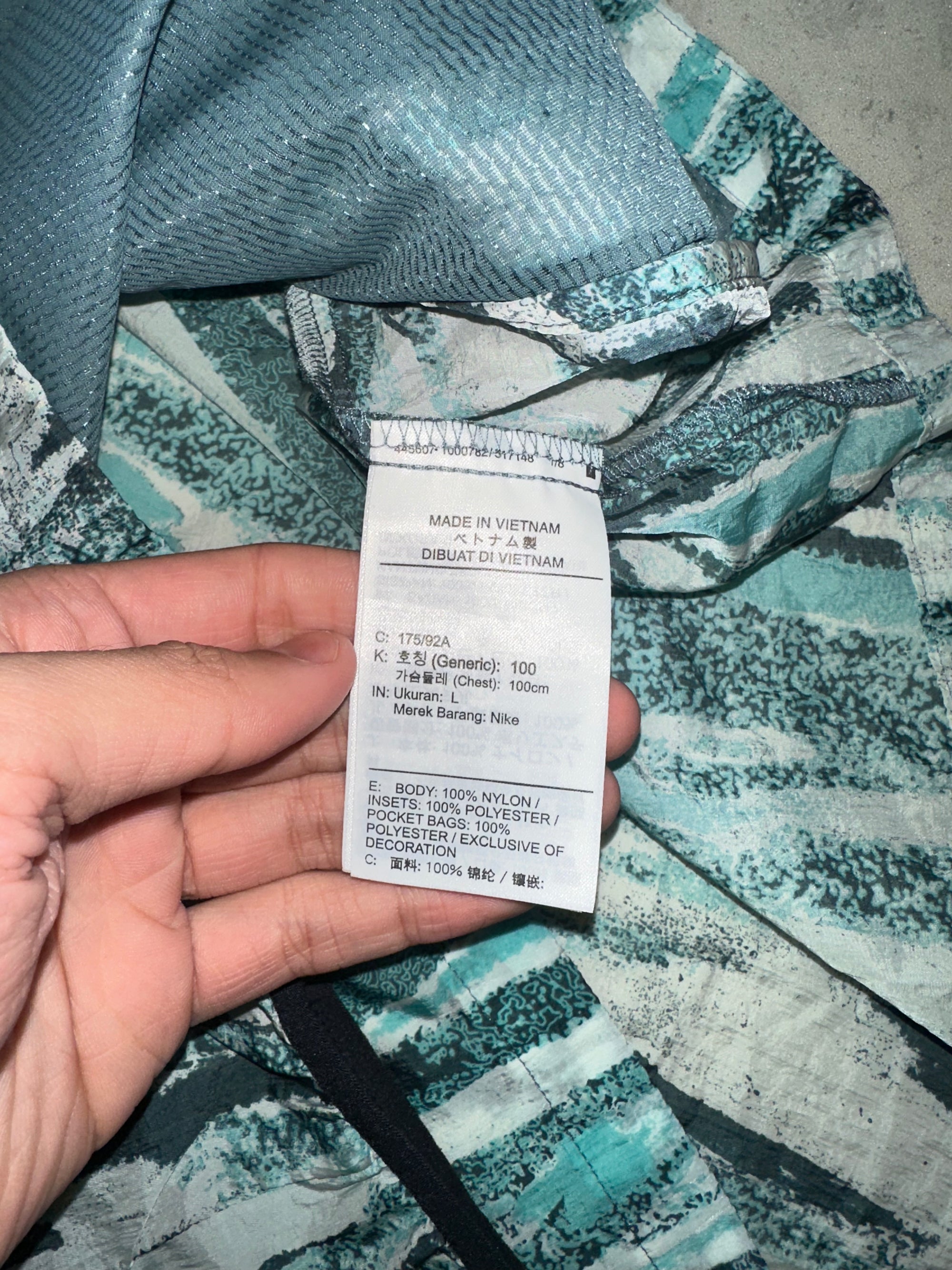 Nike Wildrun Hooded Teal Exclusive Windrunner Jacket Large Fits Medium