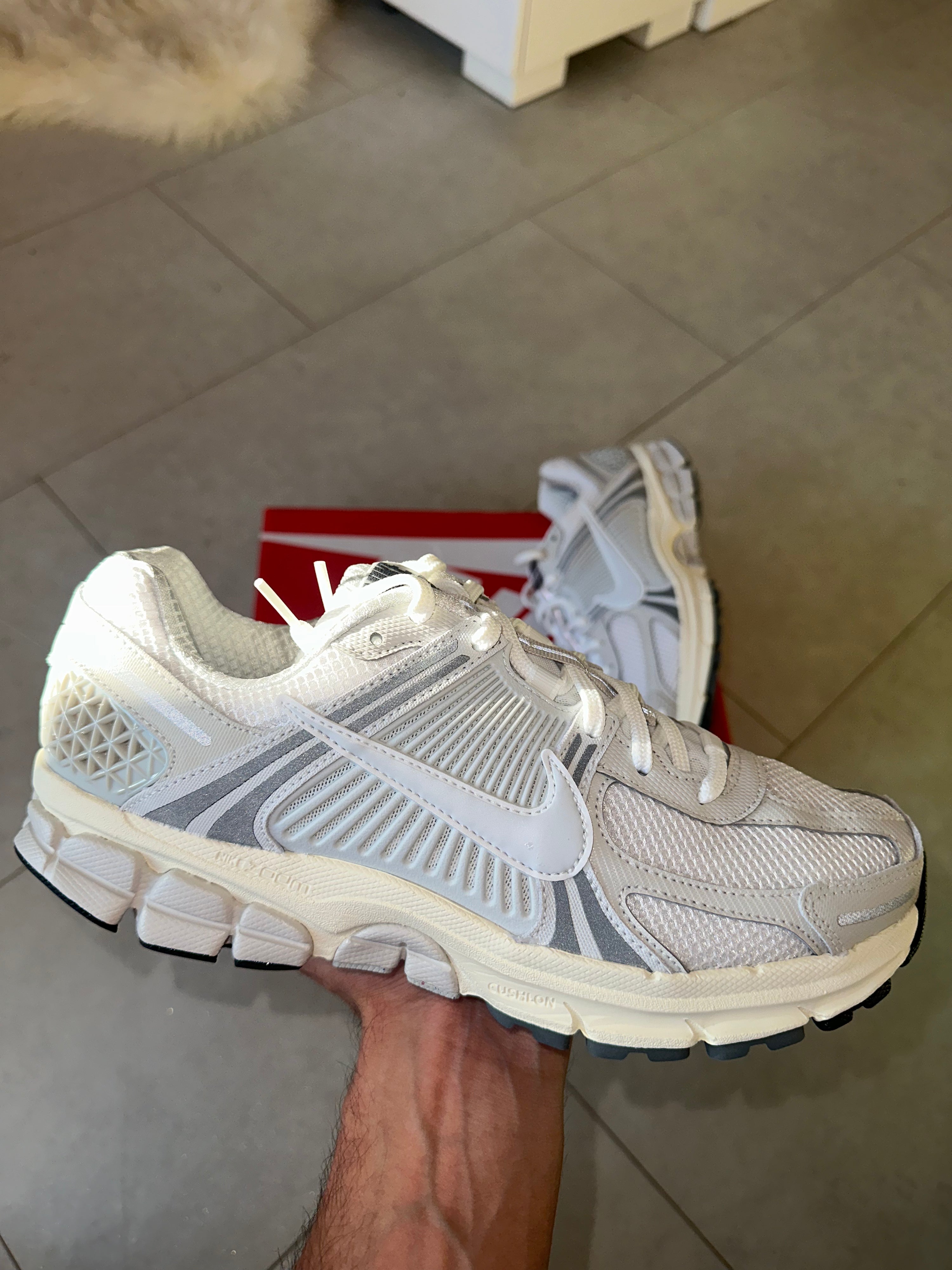 Vomero 5 Platinum Tint RRP £155