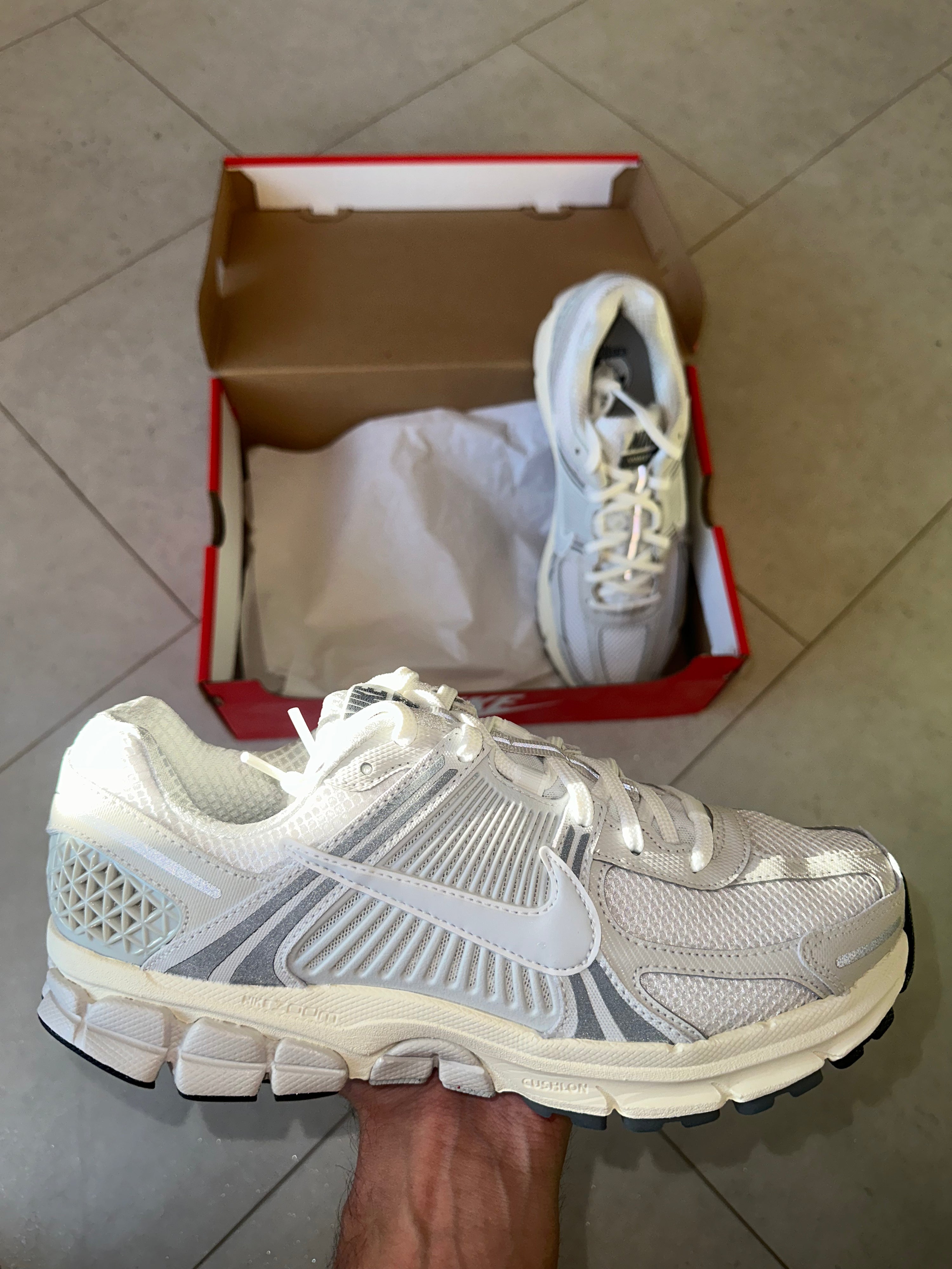 Vomero 5 Platinum Tint RRP £155