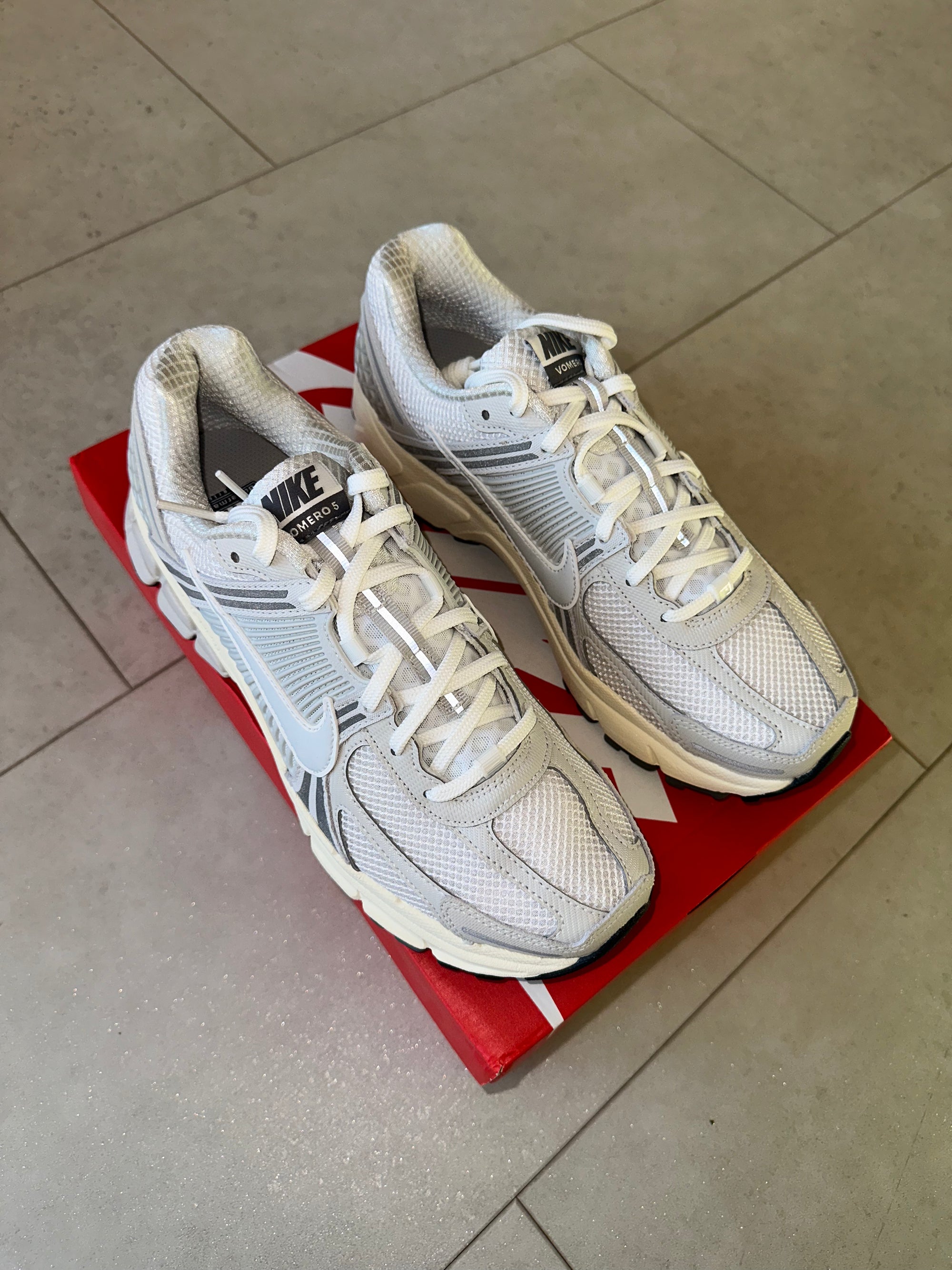 Vomero 5 Platinum Tint RRP £155