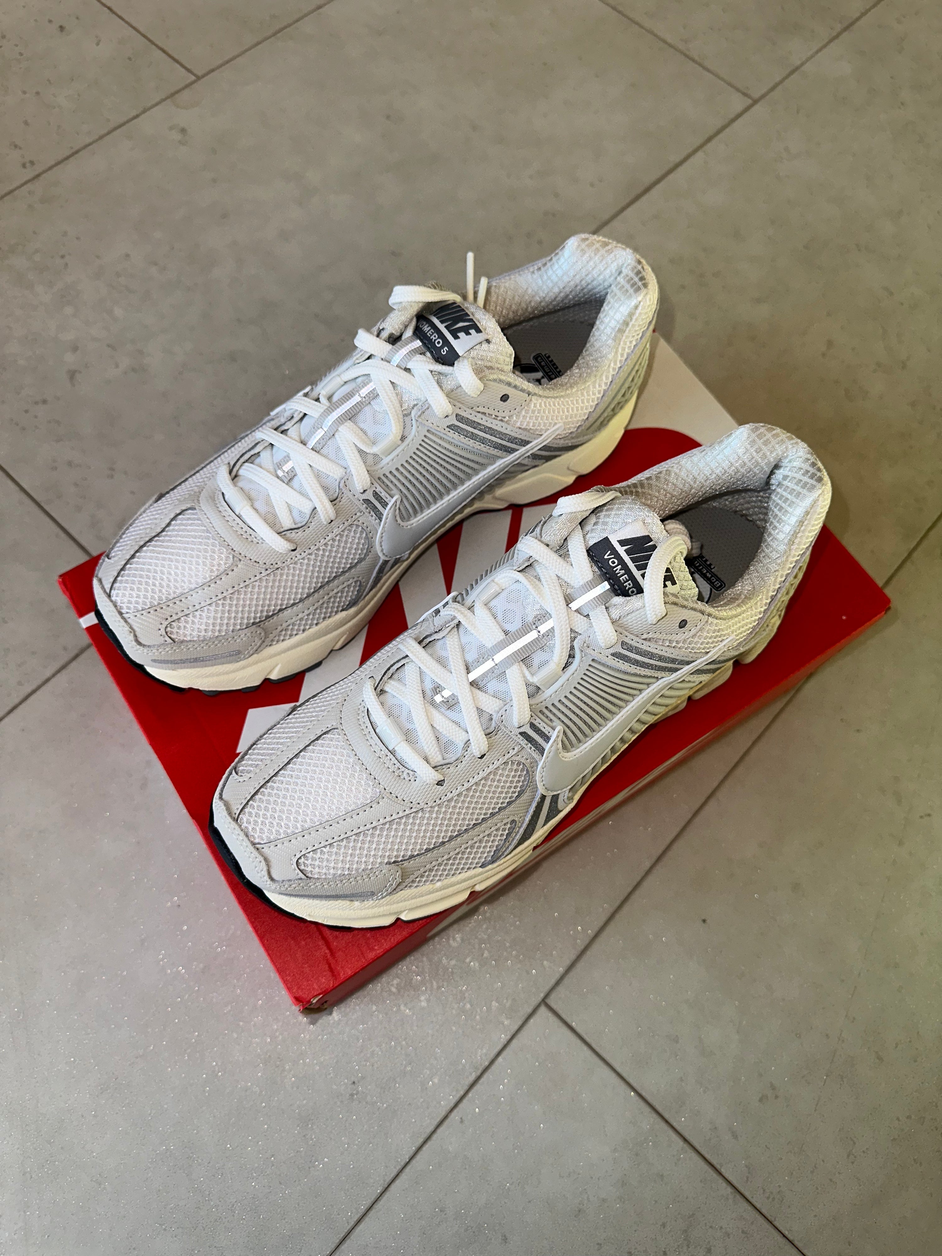 Vomero 5 Platinum Tint RRP £155