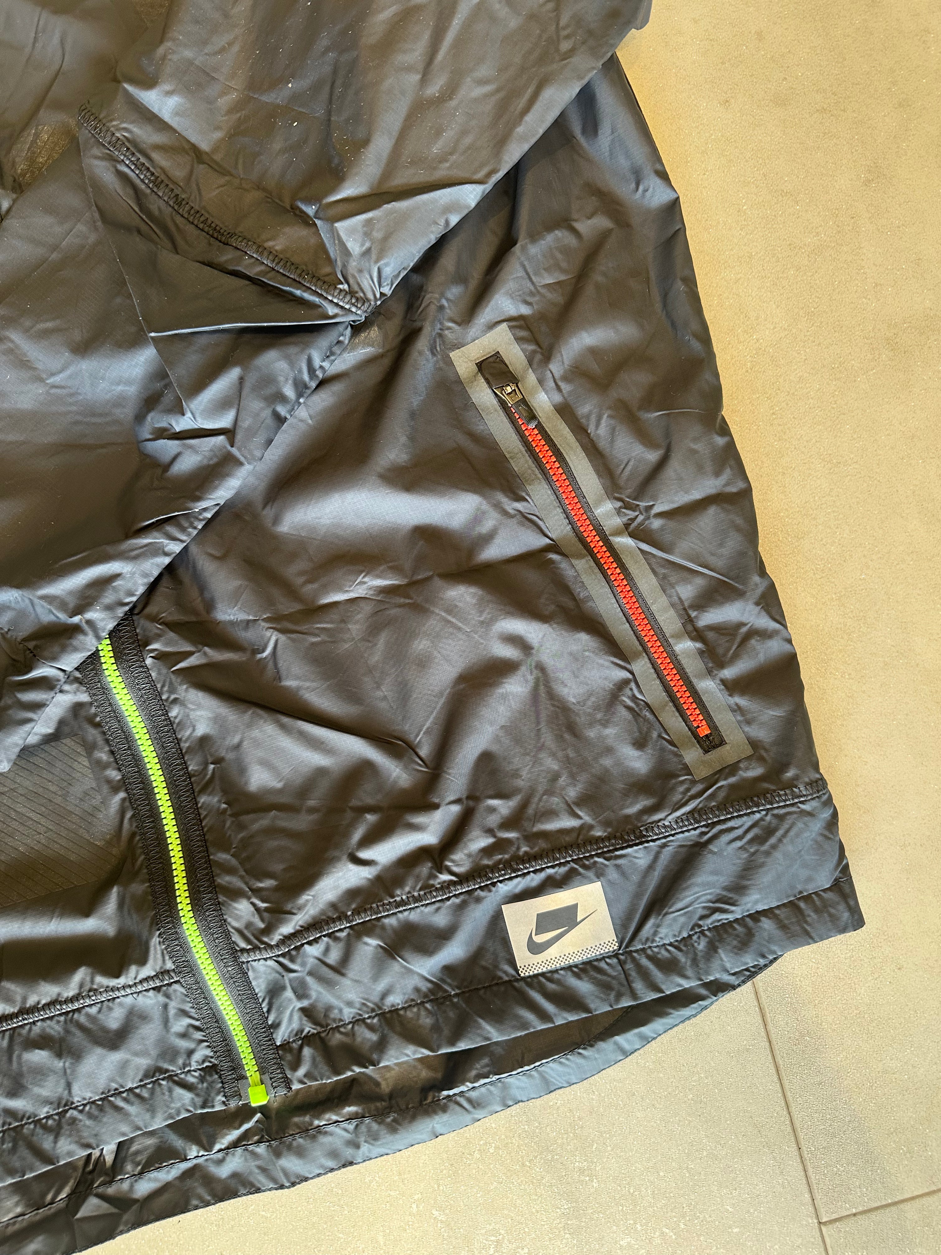 Nike Flash Reflective Shield 3M Running Jacket BV5615-010