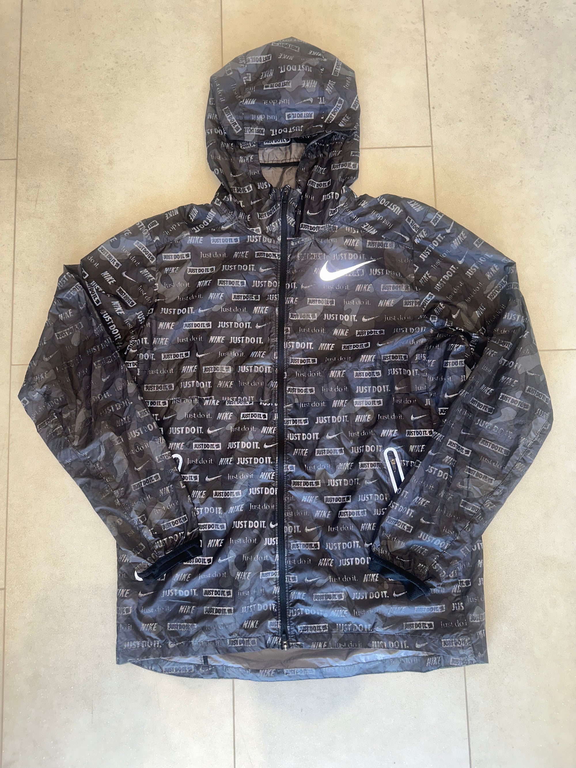 Rare Nike Windrunner Just Do It Camo Asia
