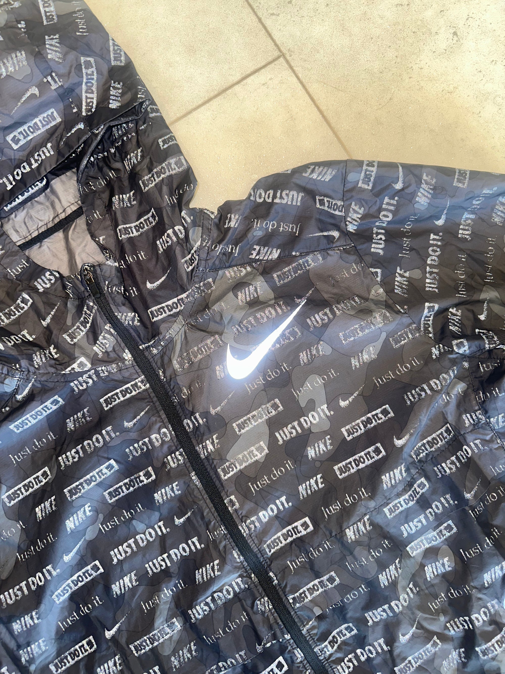 Rare Nike Windrunner Just Do It Camo Asia