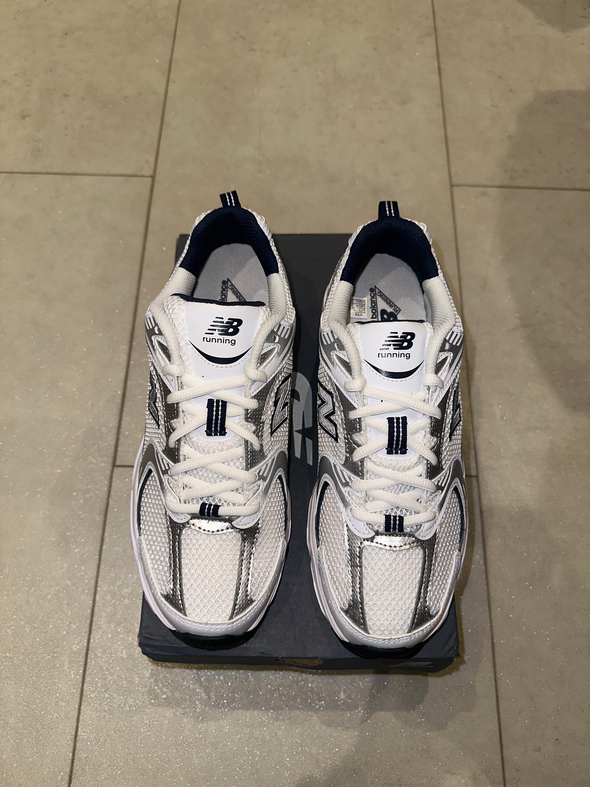 MB530 Silver Navy