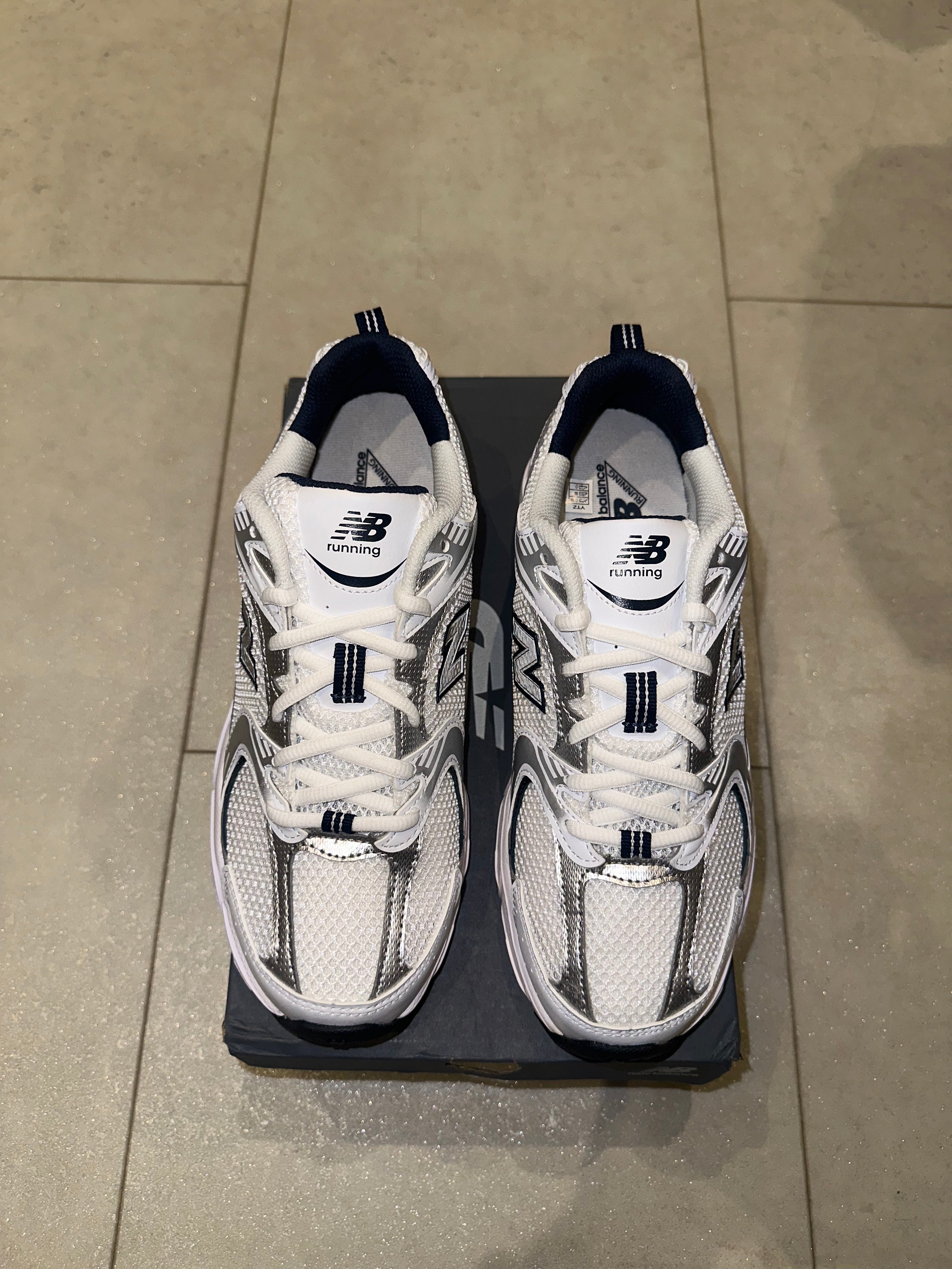 MB530 Silver Navy