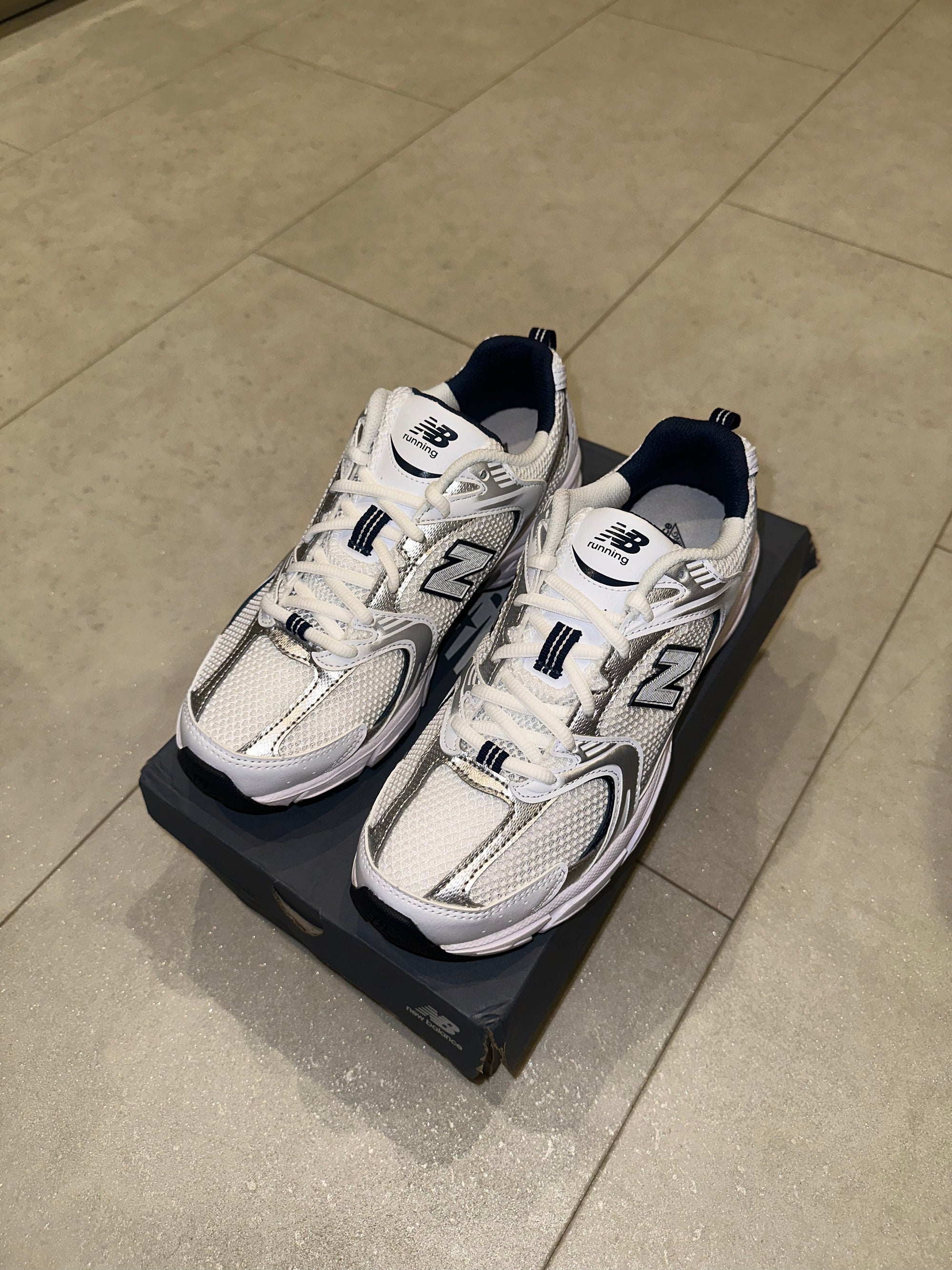 MB530 Silver Navy