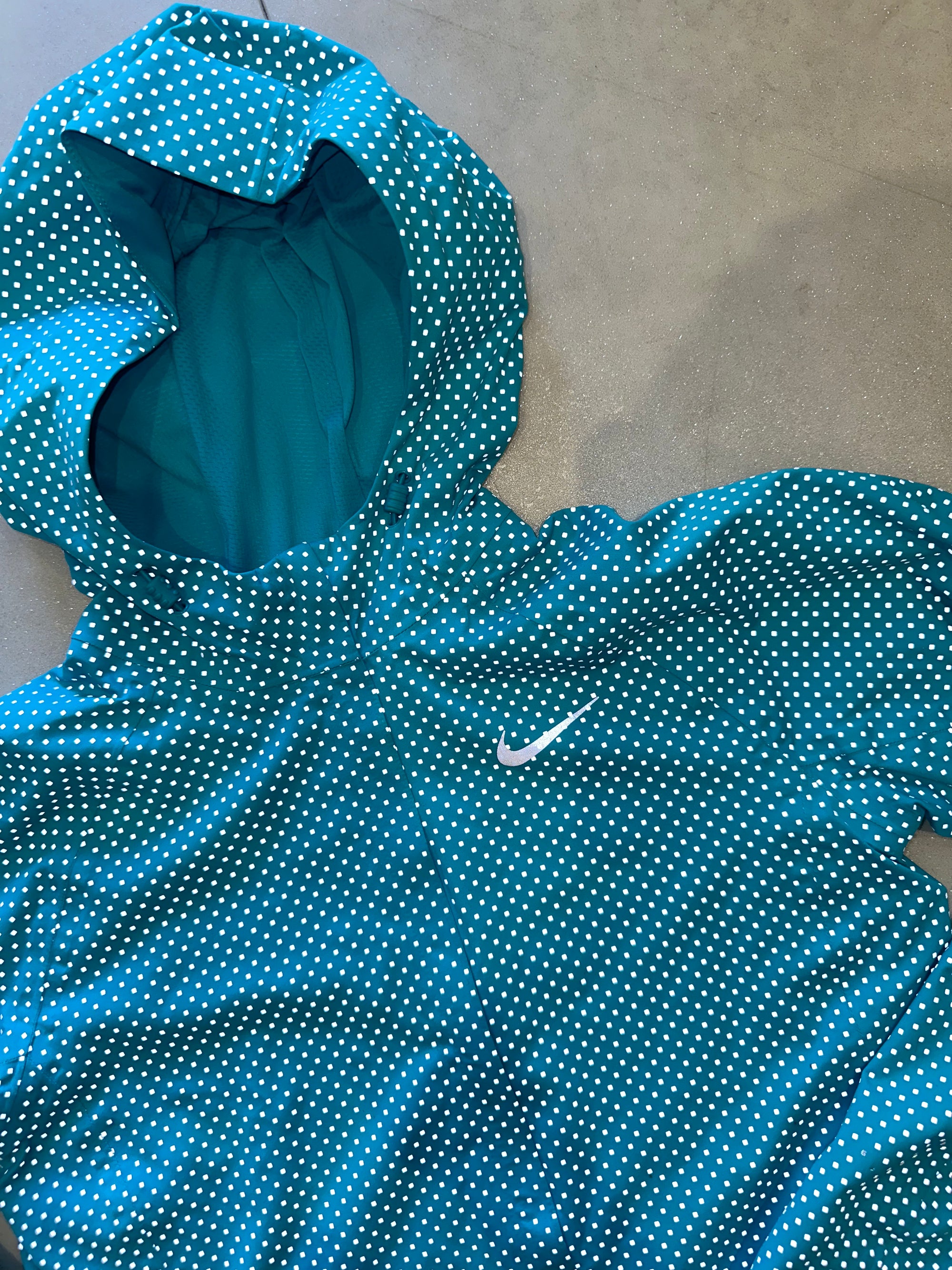 Nike Reflective Storm Jacket - Aqua Blue Size Medium Extremely Rare