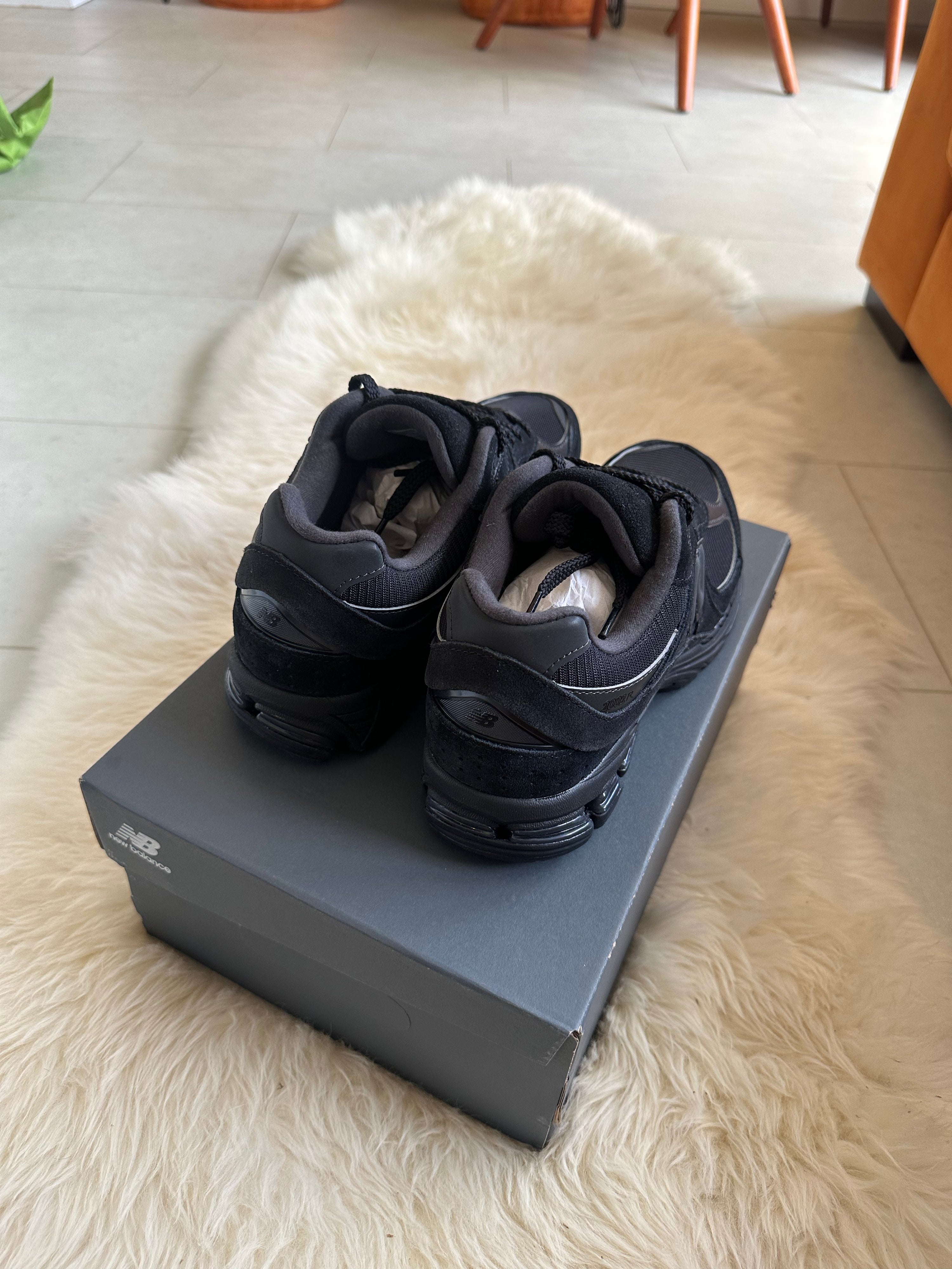 New Balance 2002 Triple Black Sold Out Everywhere RRP £135