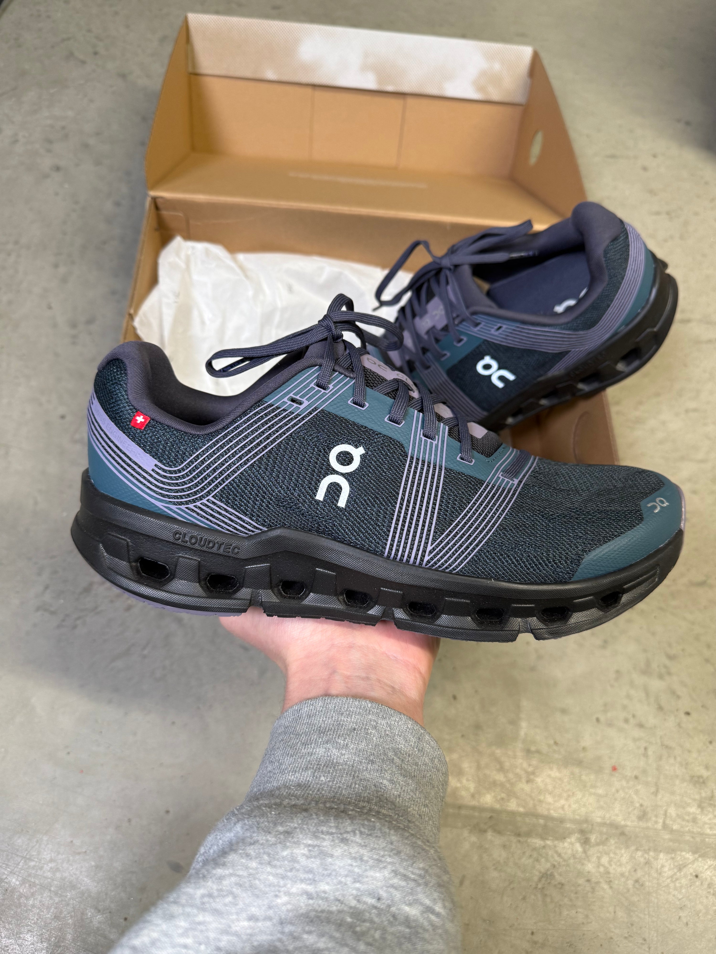 ON CloudGo Storm Magnet