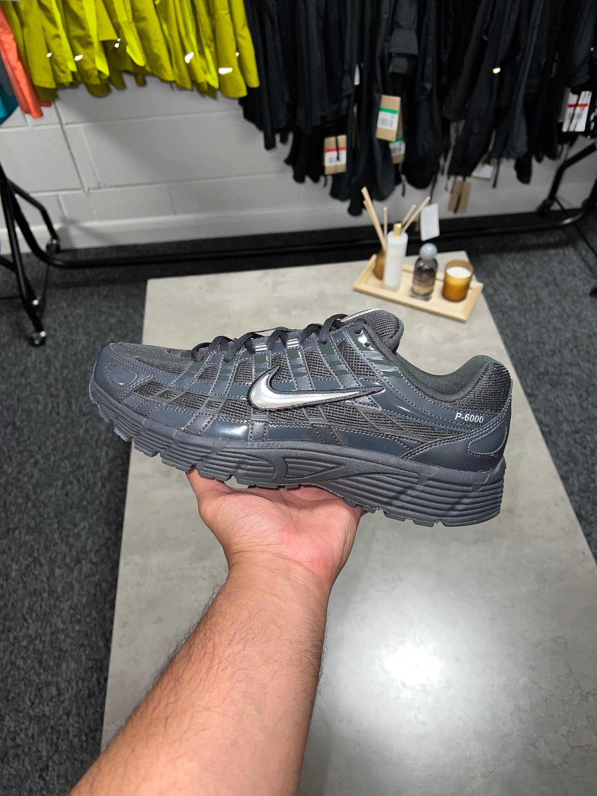 Nike P6000 Off Noir/Metalic Silver