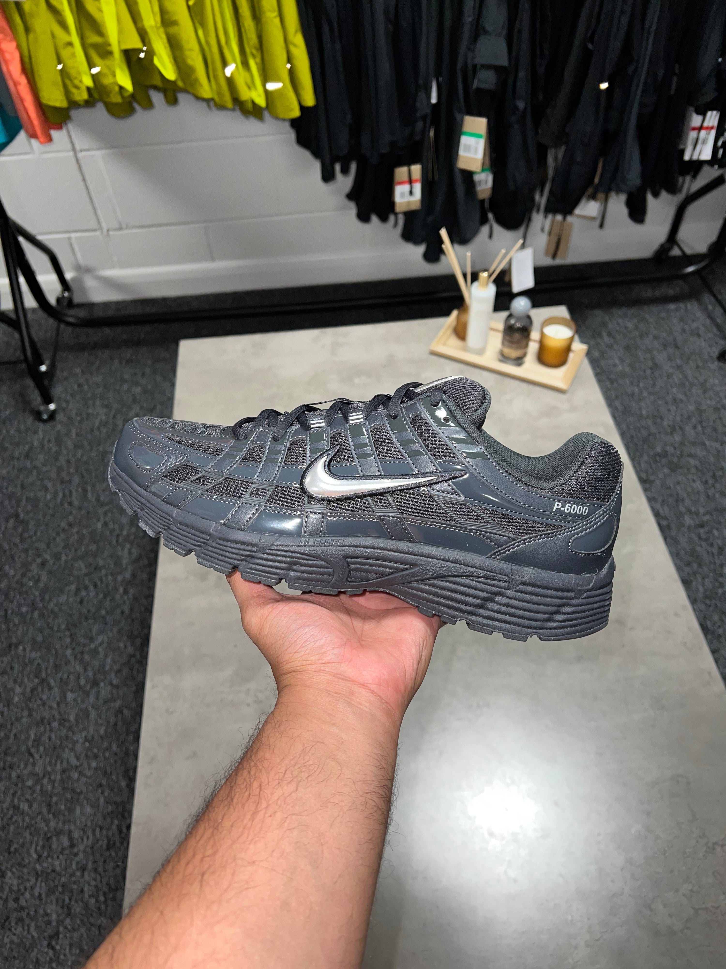 Nike P6000 Off Noir/Metalic Silver