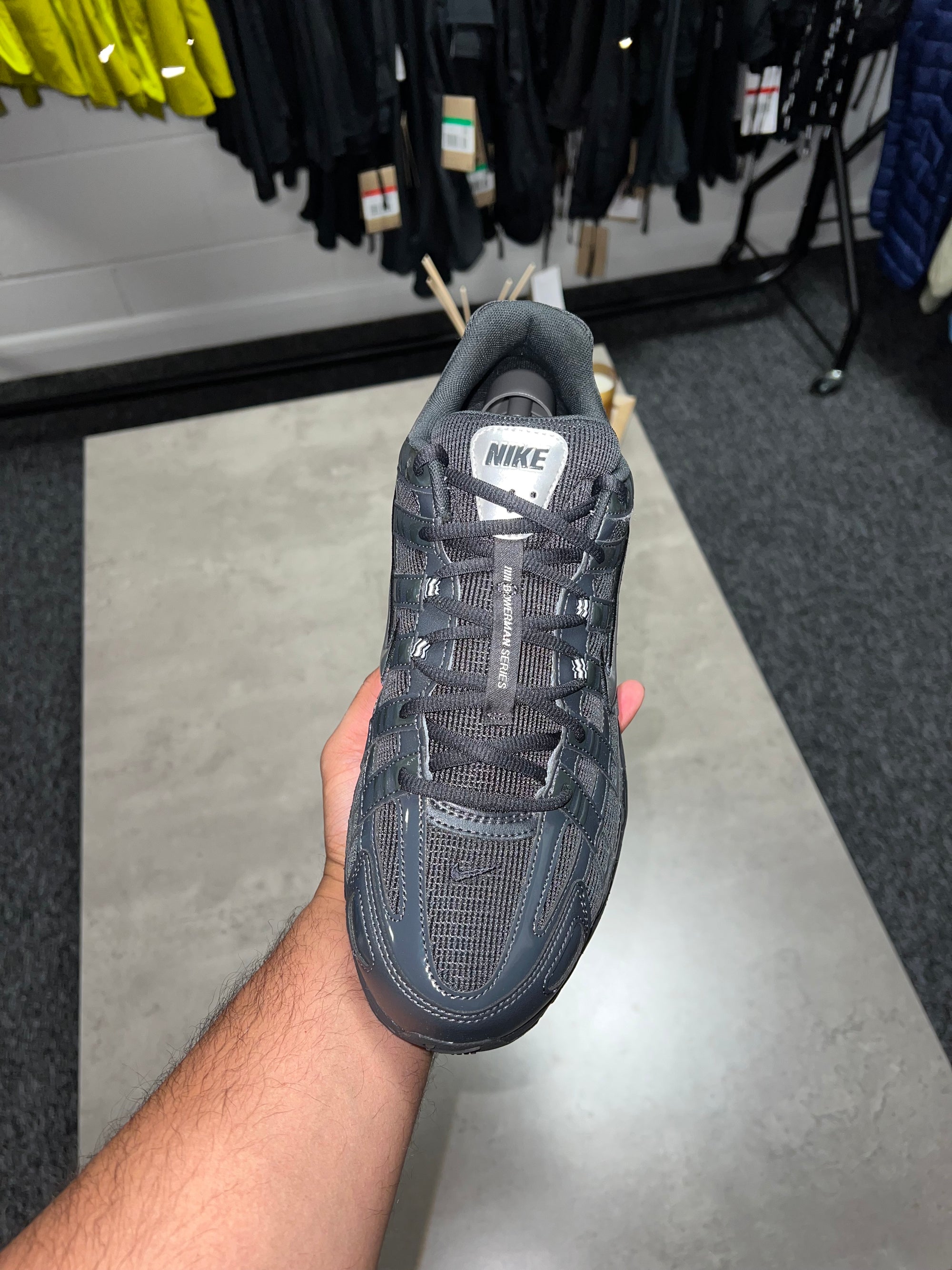 Nike P6000 Off Noir/Metalic Silver
