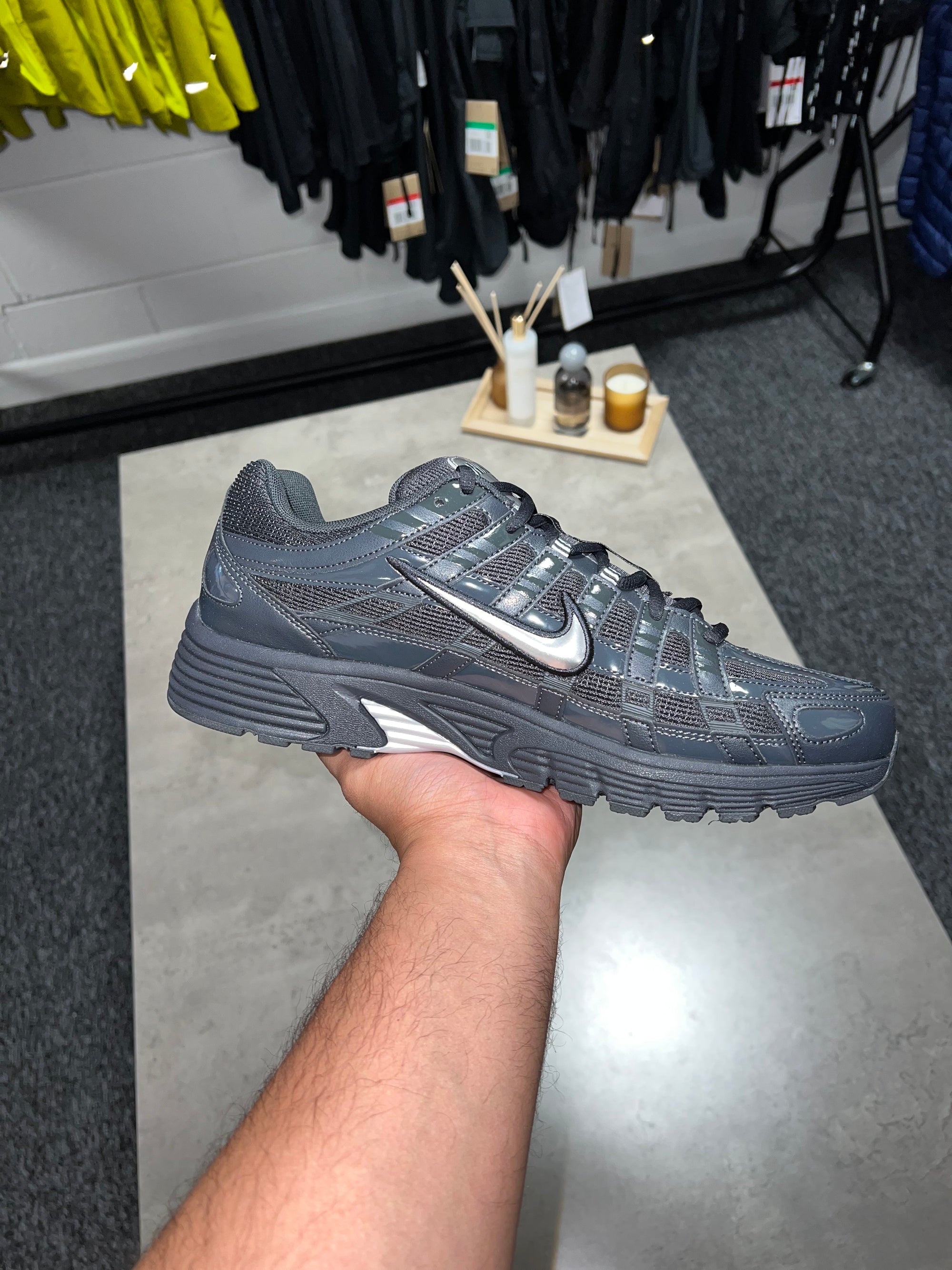 Nike P6000 Off Noir/Metalic Silver