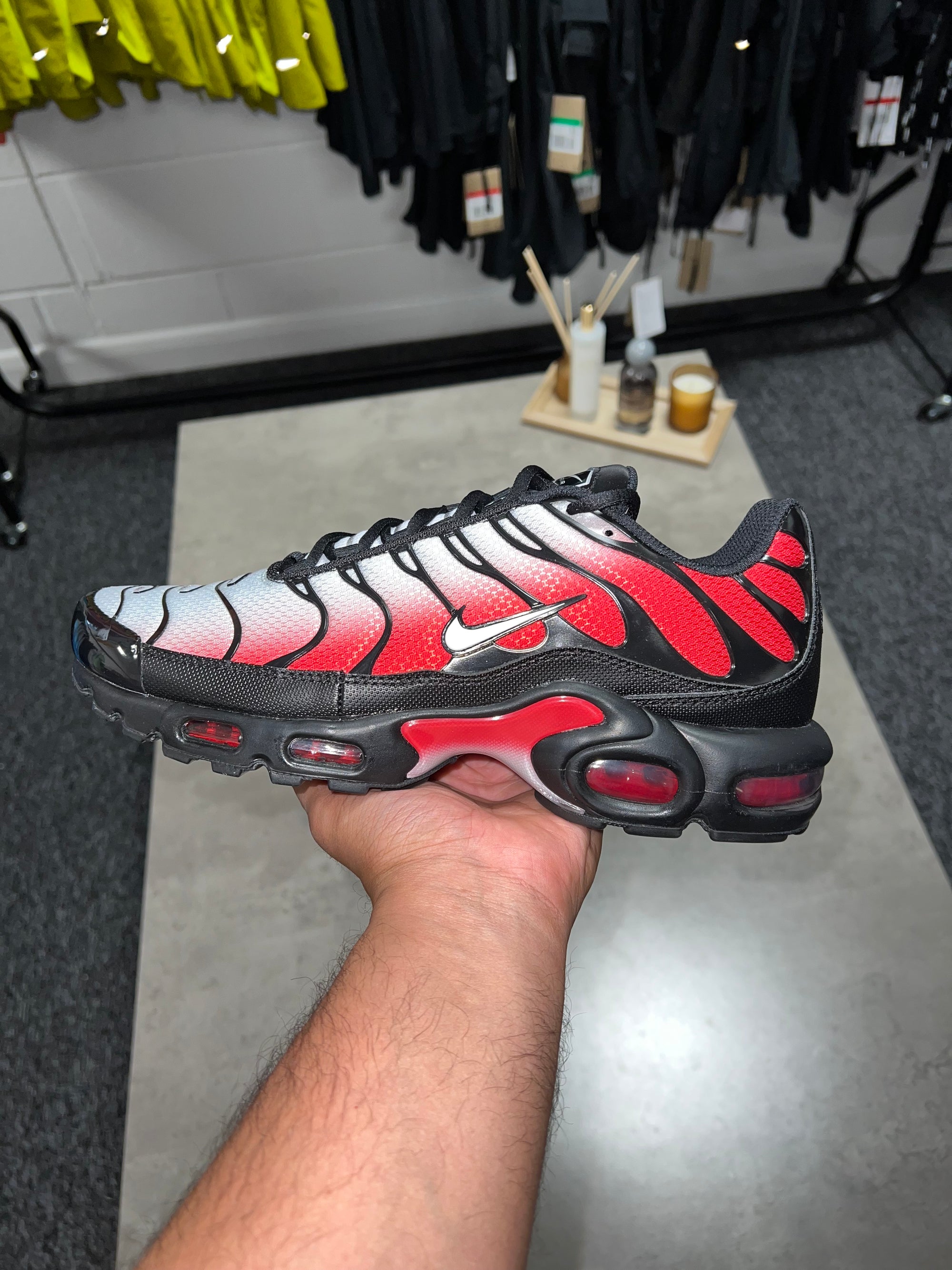 Nike Tns Pure Platinum/University Red