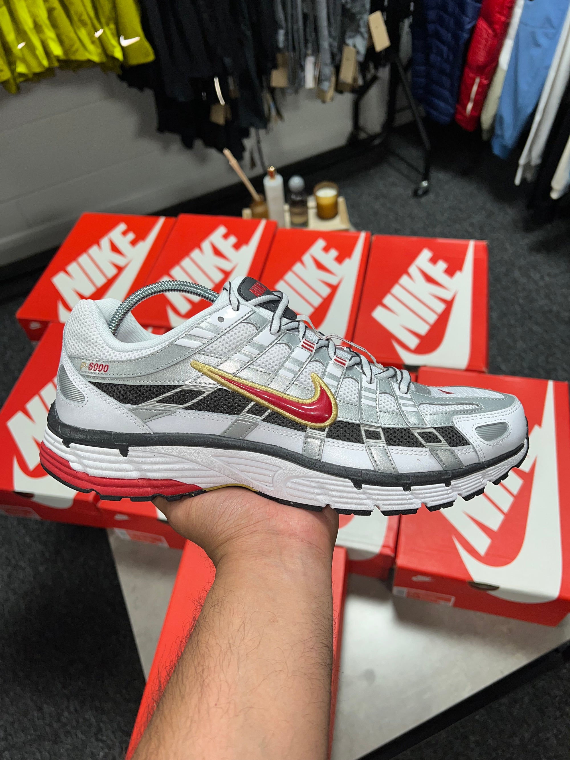 NIke P6000 White/Varsity Red
