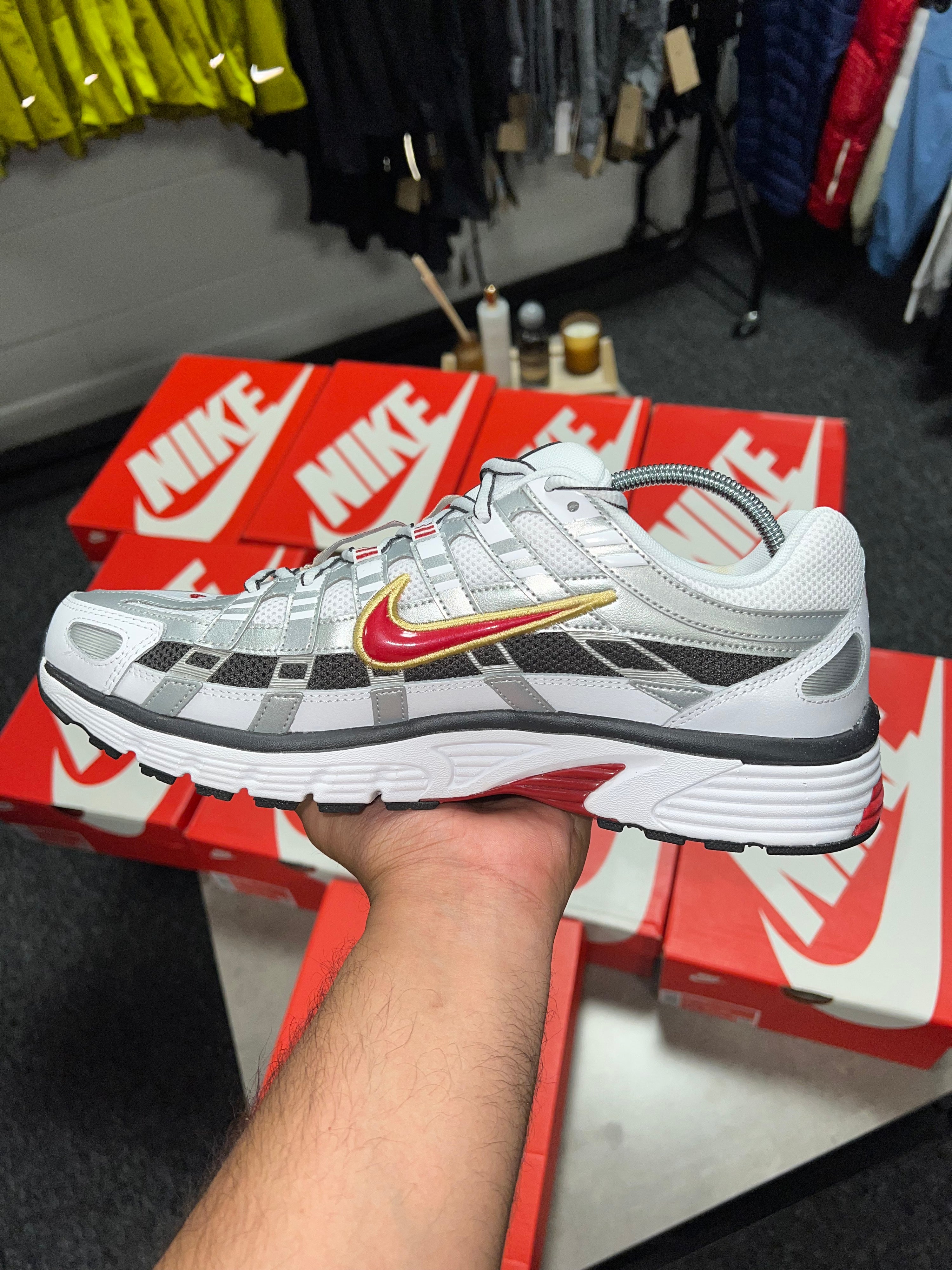 NIke P6000 White/Varsity Red