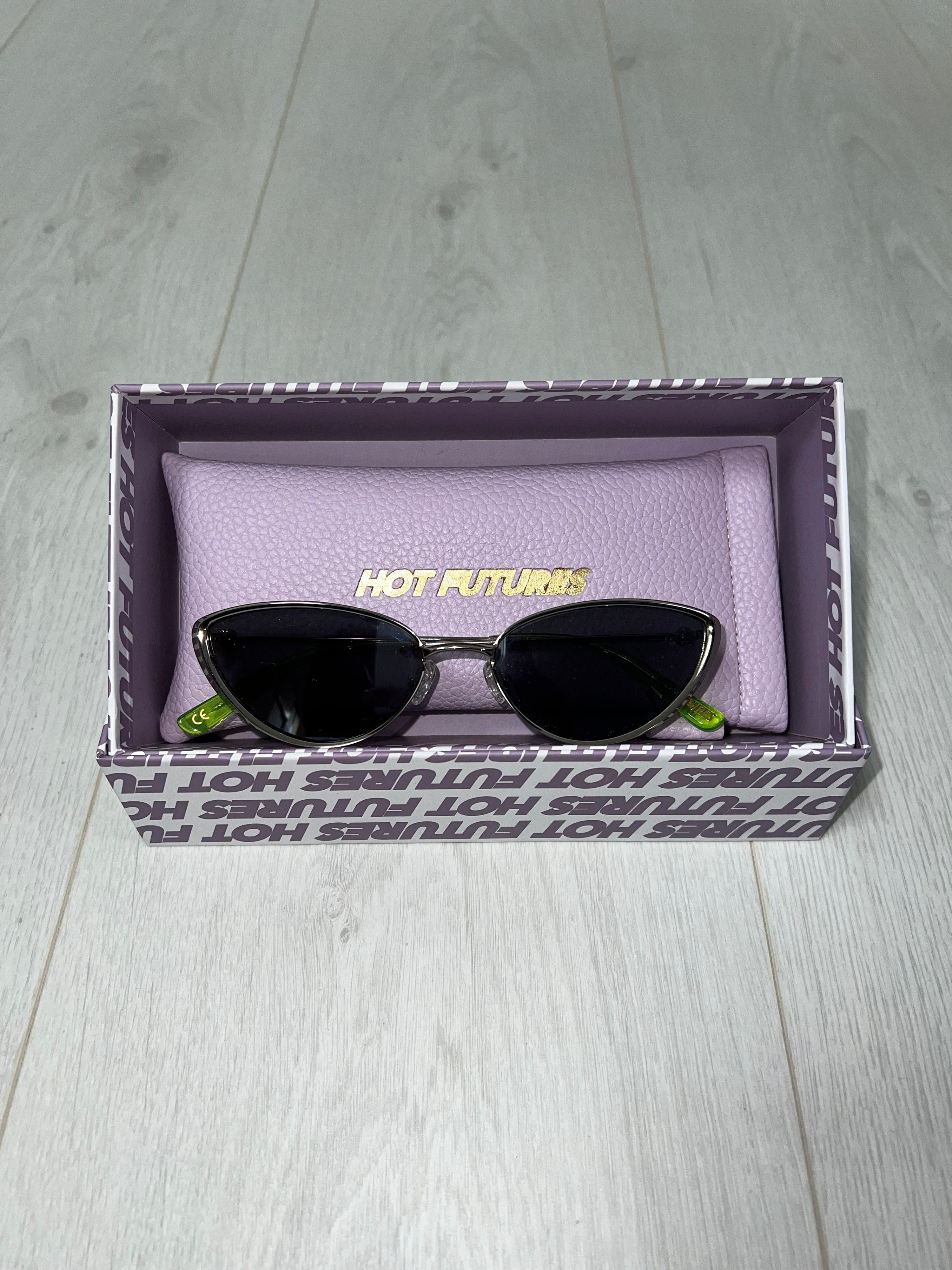 Hot Futures Heartbreaker Women's Sunglasses