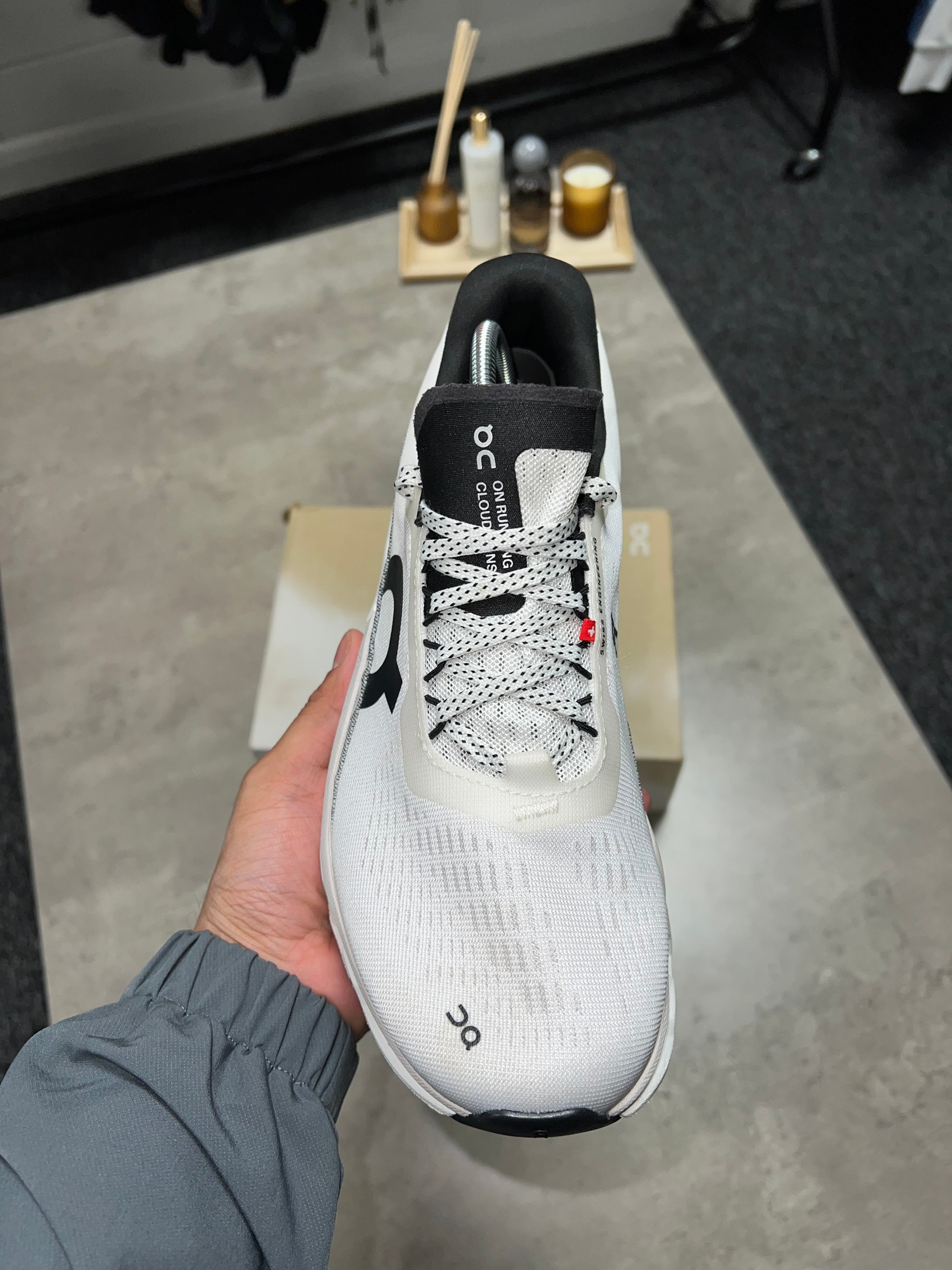 On Cloudmonster 2 White Frost