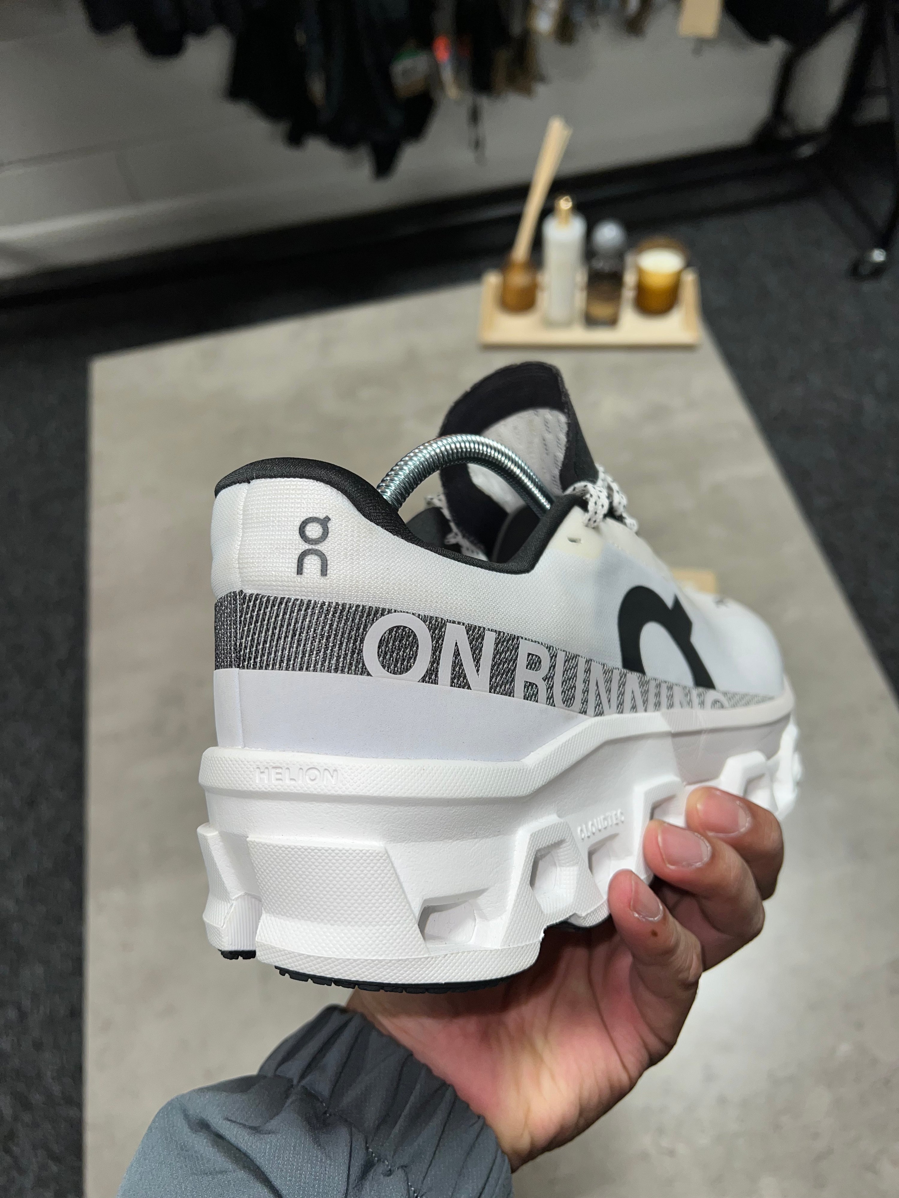 On Cloudmonster 2 White Frost