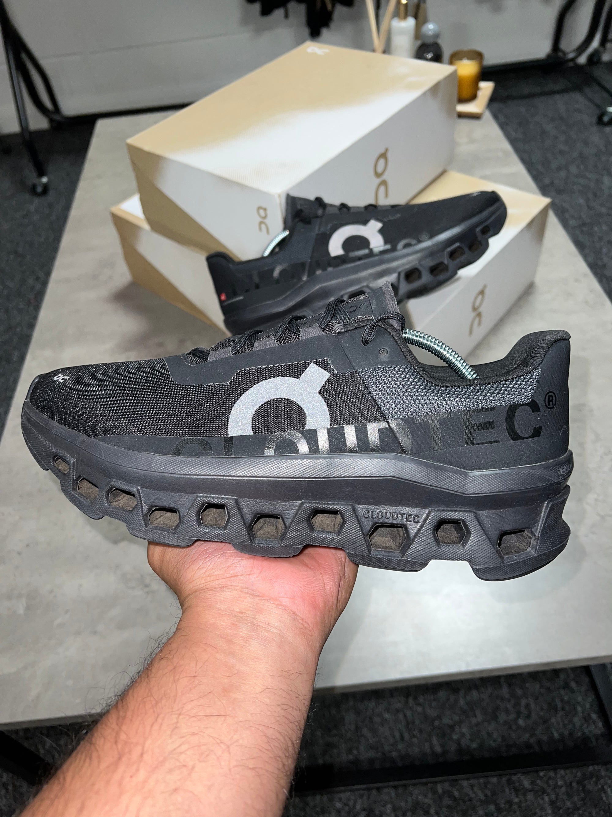 On Cloudmonster 2 Black