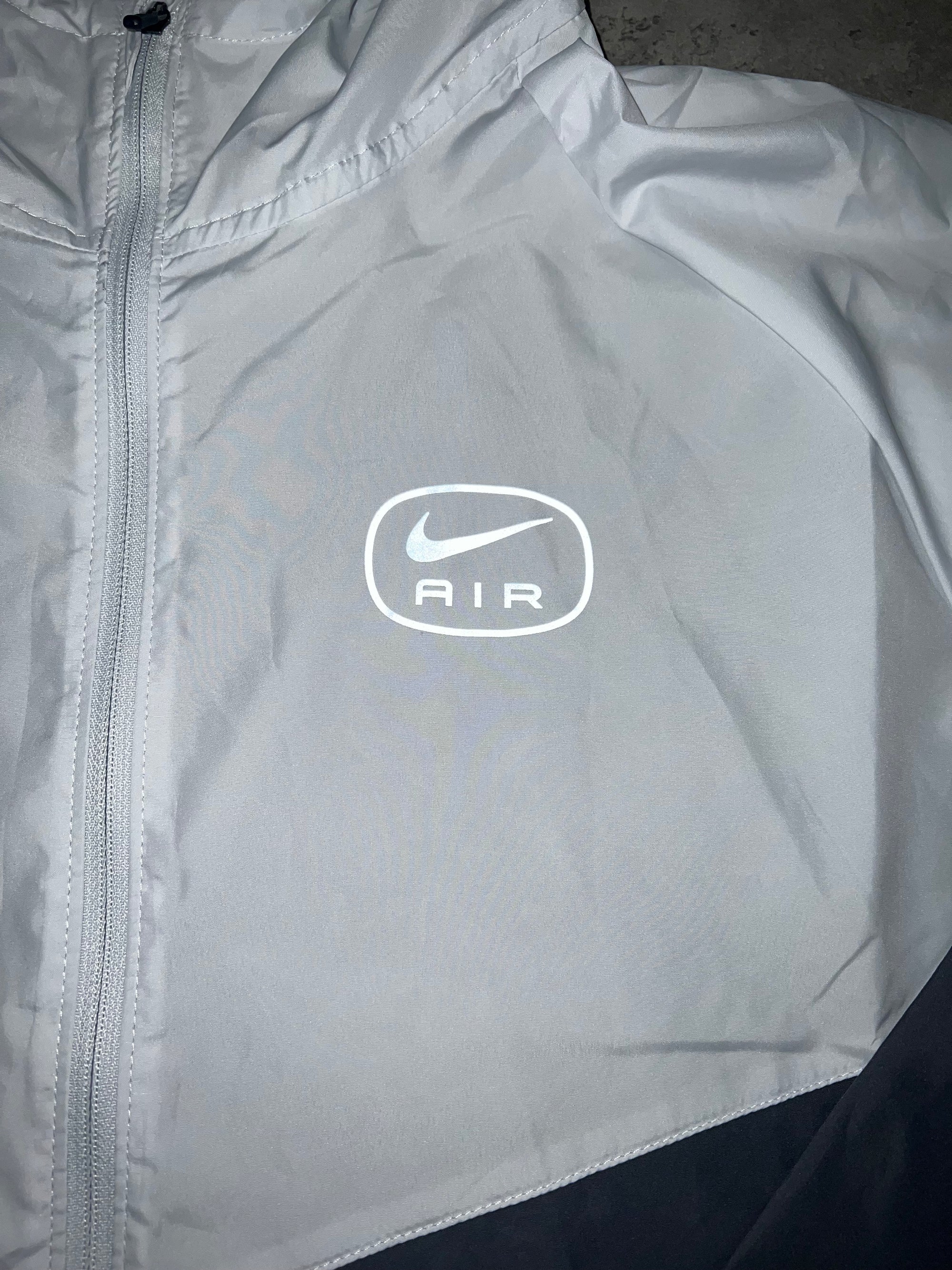 Nike Air Windbreaker - White & Grey