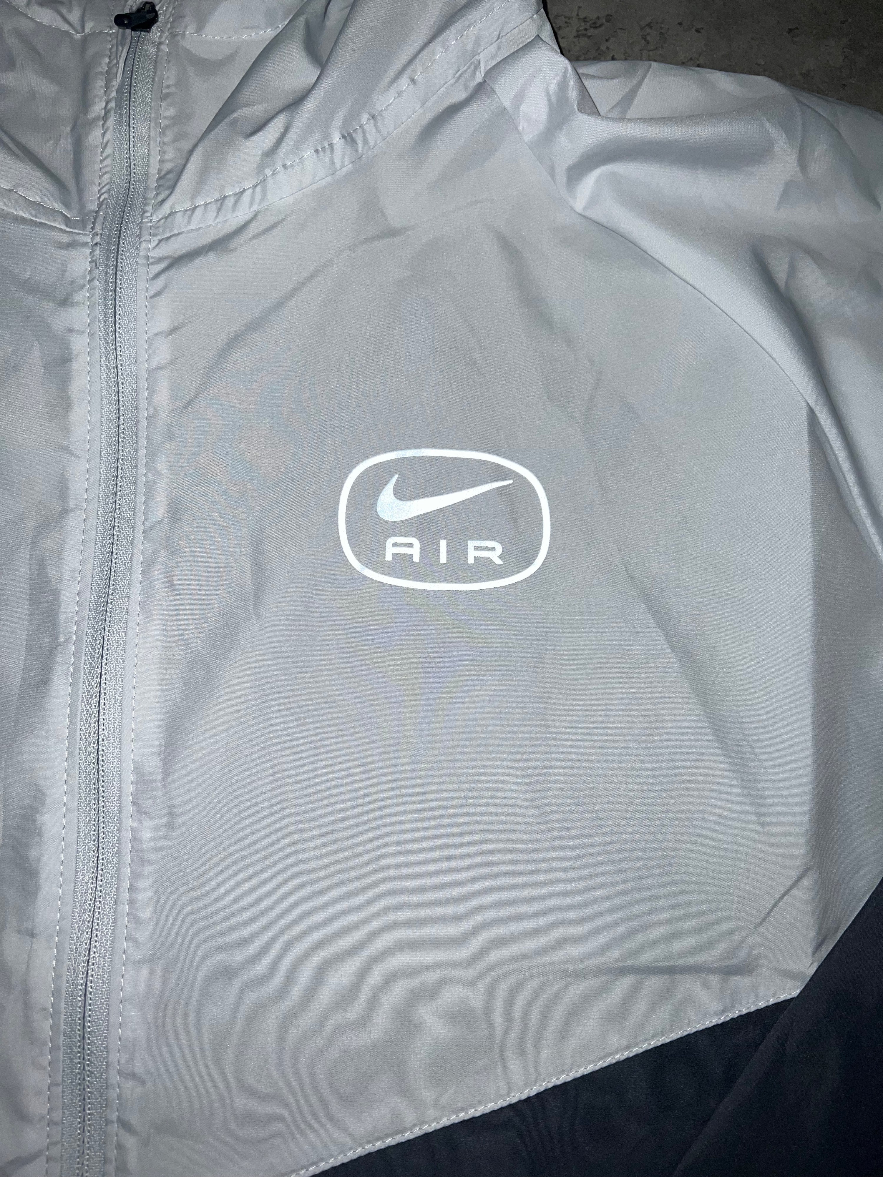 Nike Air Windbreaker - White & Grey