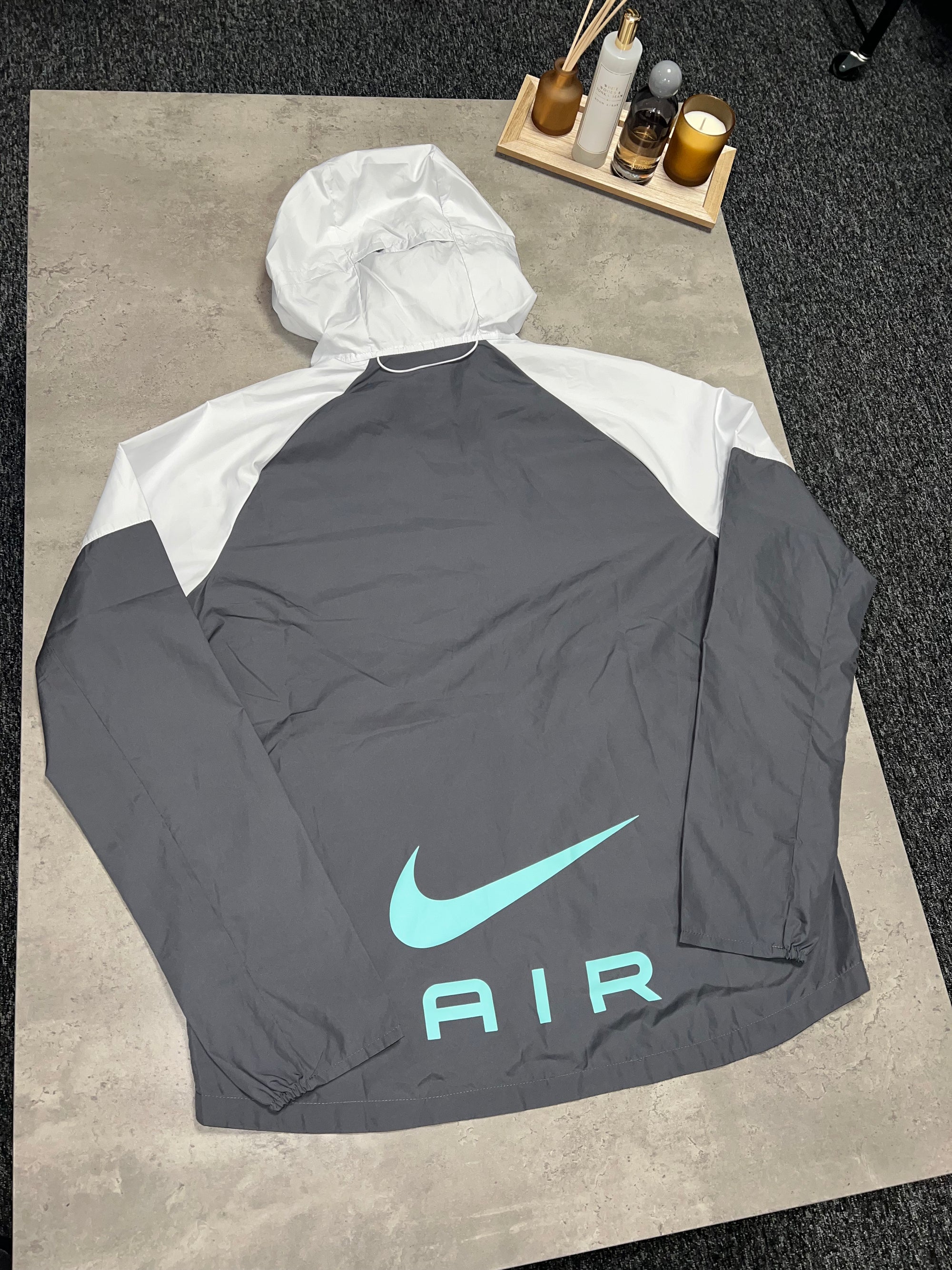 Nike Air Windbreaker - White & Grey