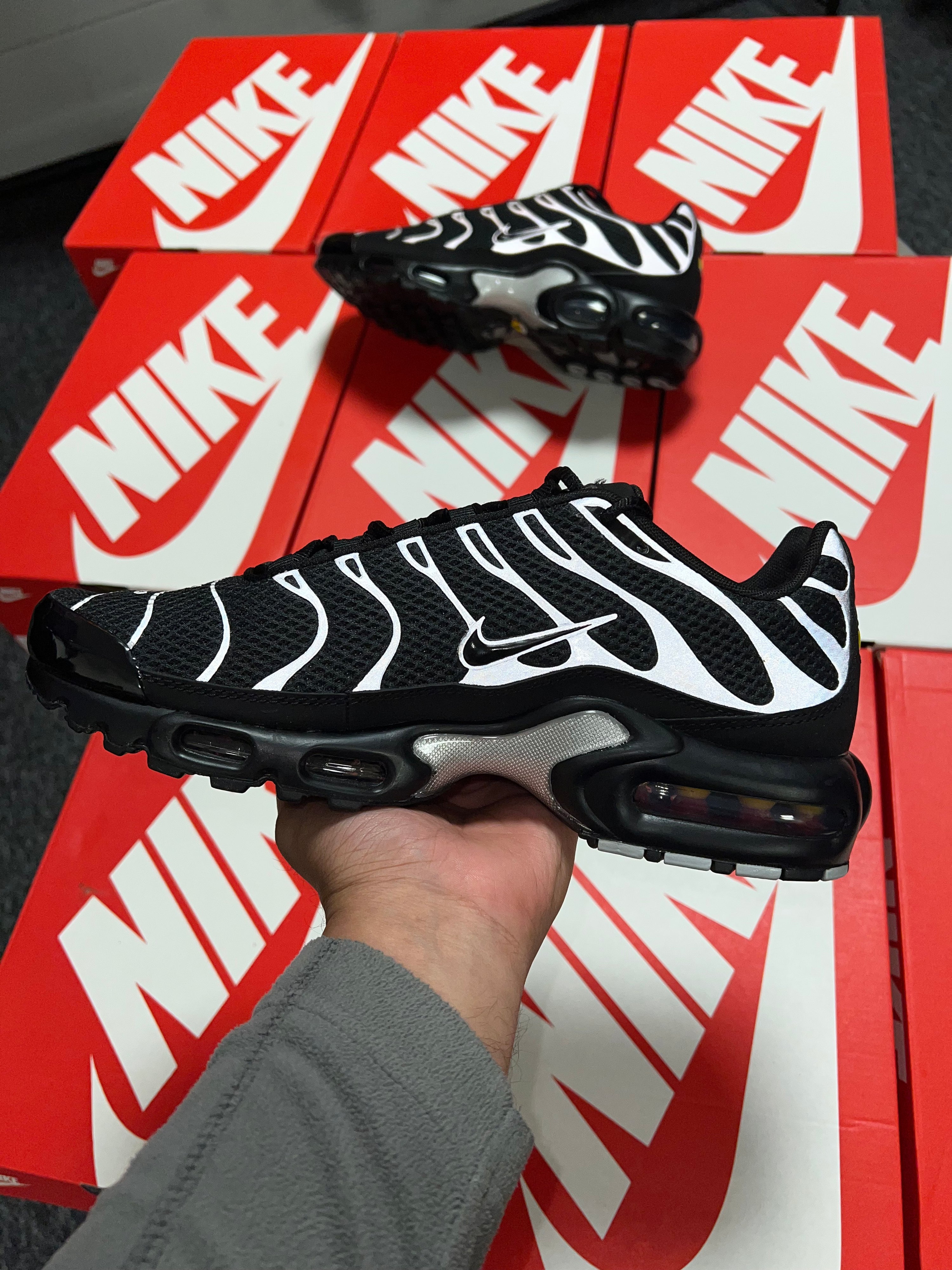 Nike Tns Black/Black Metallic Silver