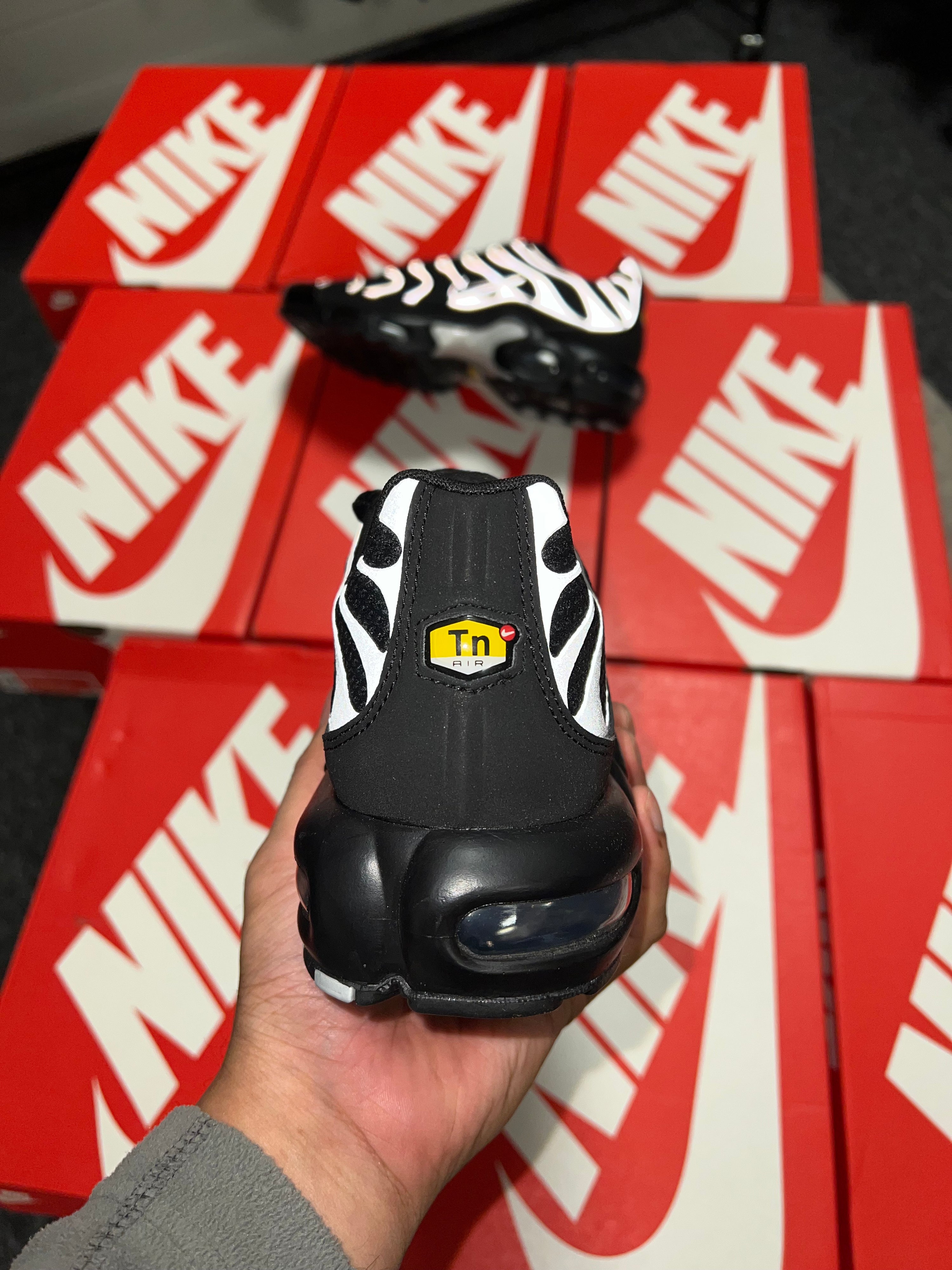 Nike Tns Black/Black Metallic Silver