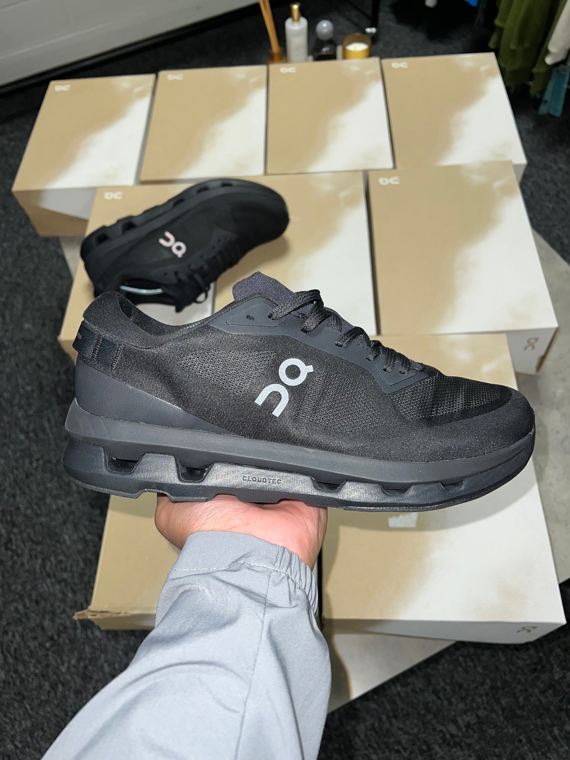 On Cloudzone - Black